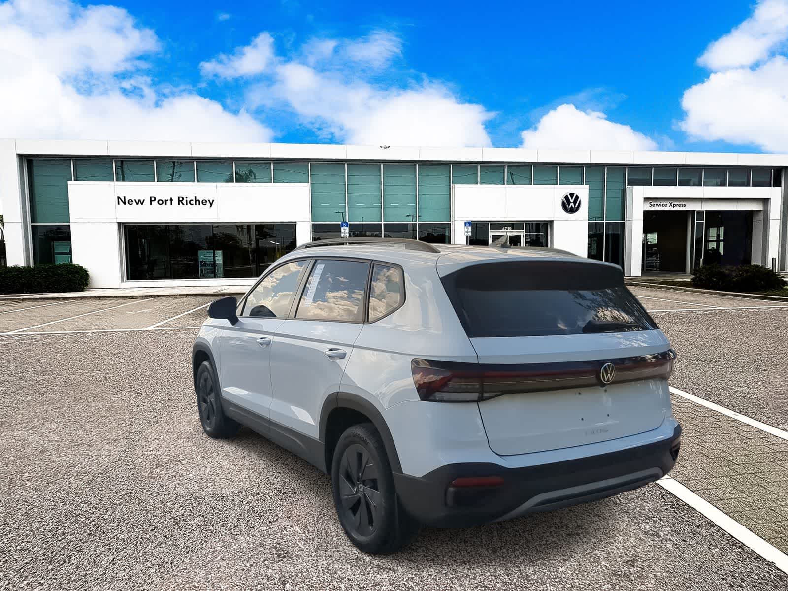 Thumbnail: 2025 Volkswagen Taos - 6