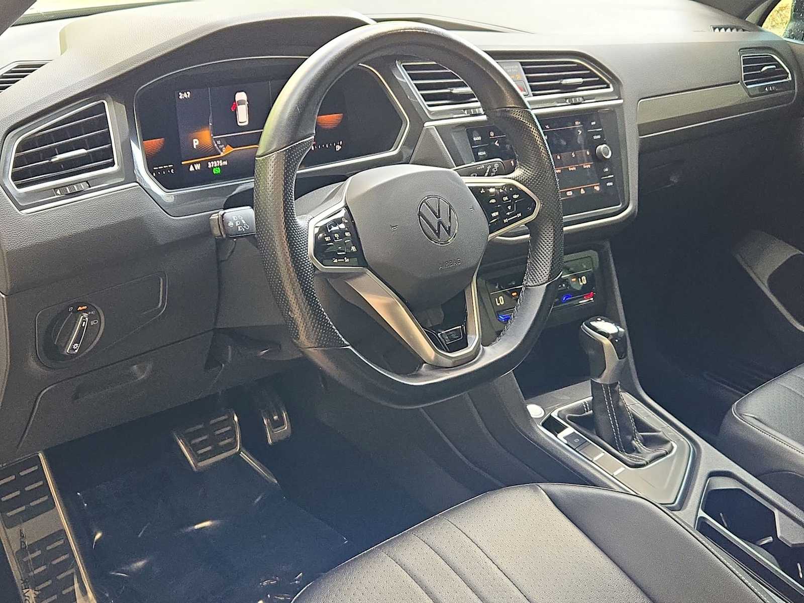 Thumbnail: 2022 Volkswagen Tiguan - 10