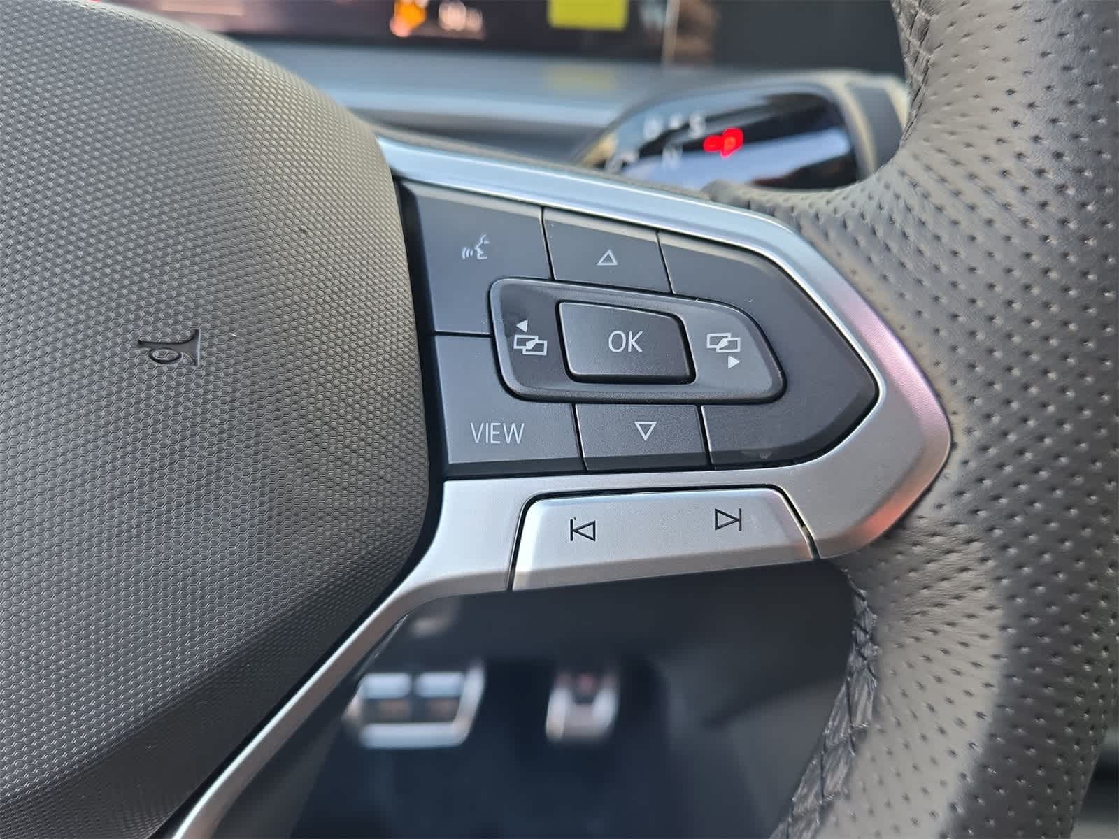 Thumbnail: 2025 Volkswagen Tiguan - 25