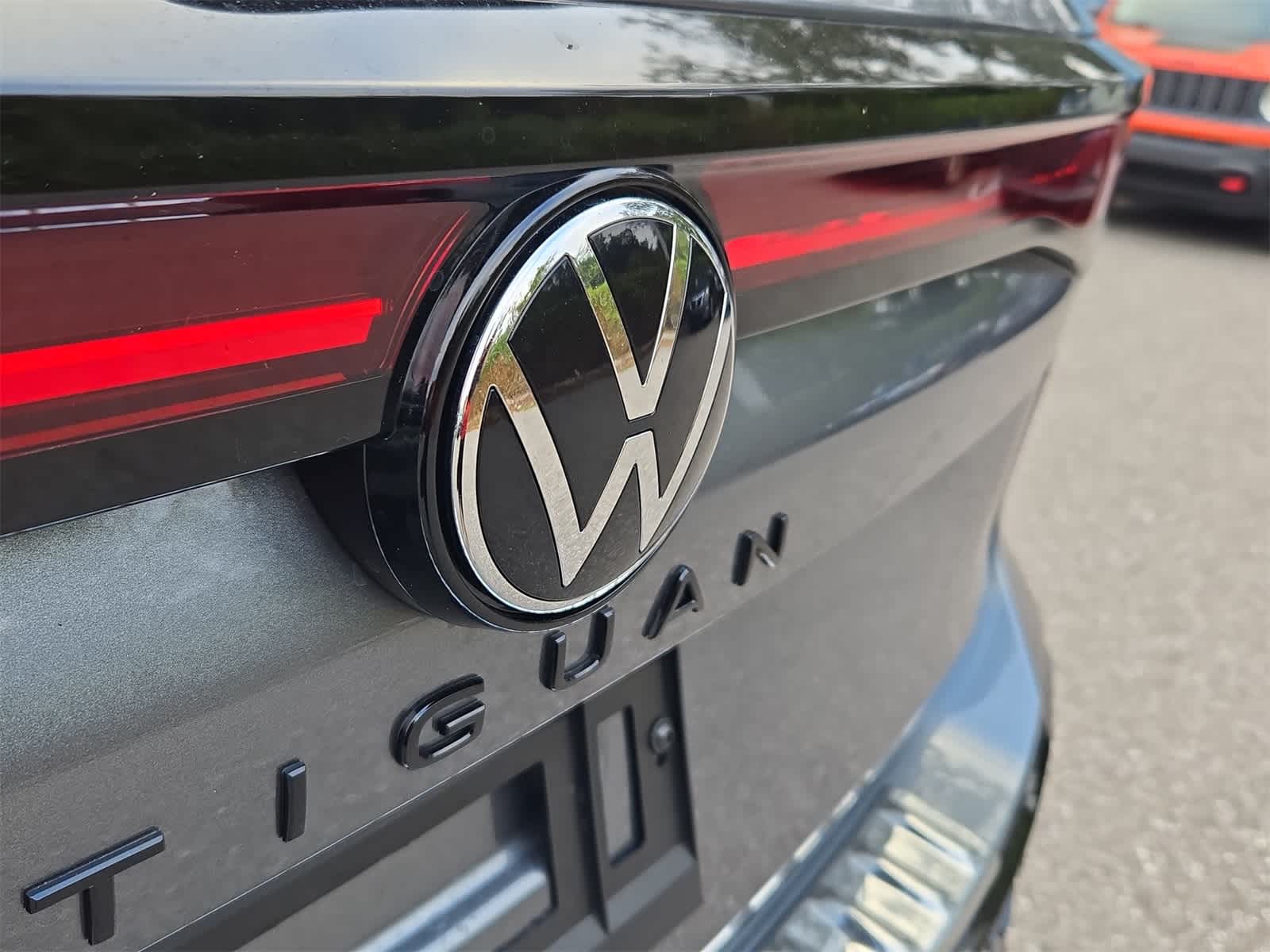 Thumbnail: 2025 Volkswagen Tiguan - 12