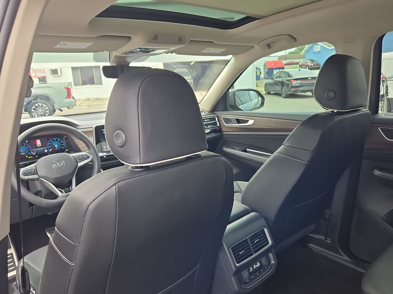 Thumbnail: 2026 Volkswagen Atlas - 19