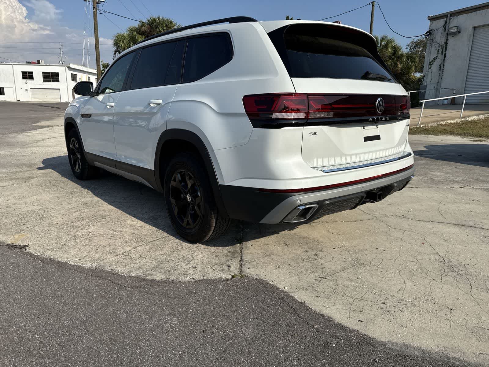 Thumbnail: 2026 Volkswagen Atlas - 4