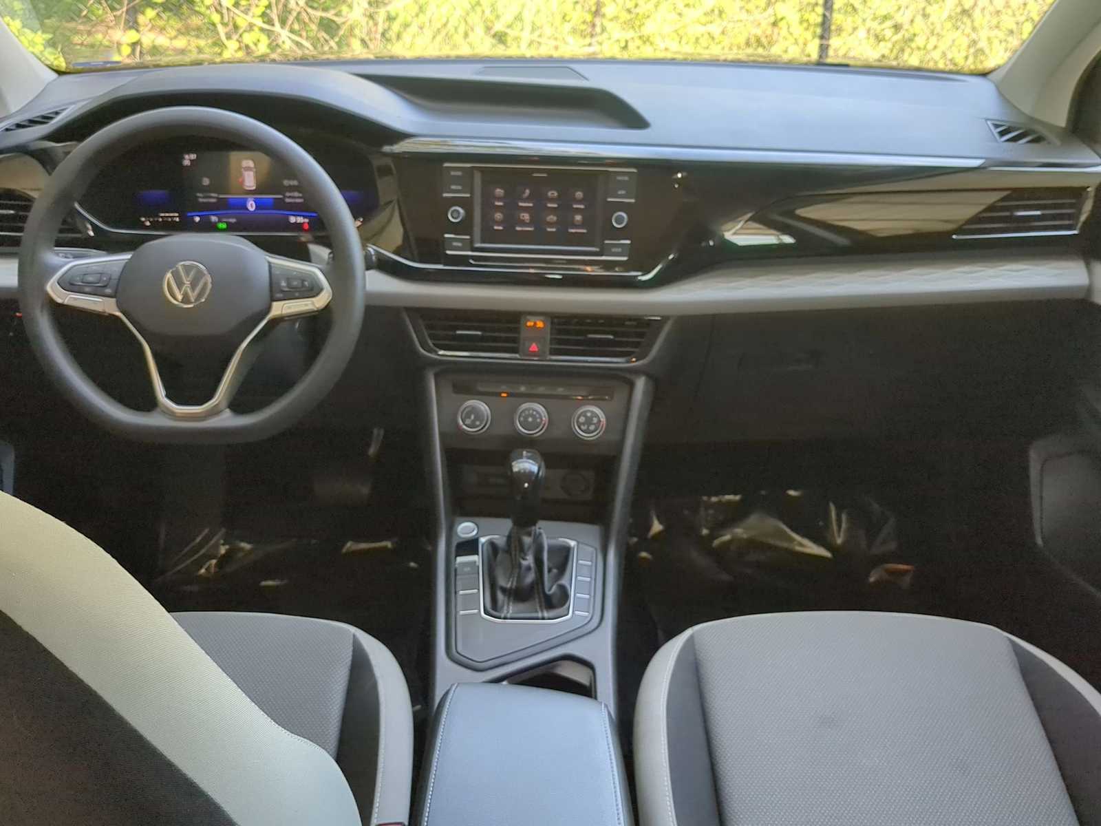 Thumbnail: 2022 Volkswagen Taos - 16
