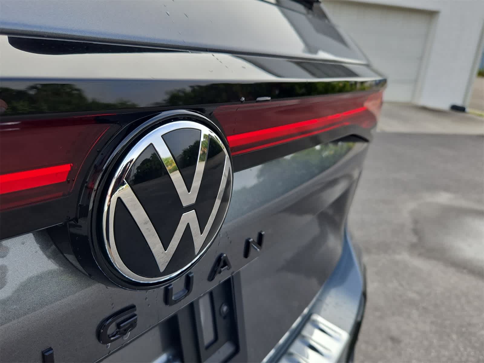 Thumbnail: 2025 Volkswagen Tiguan - 12