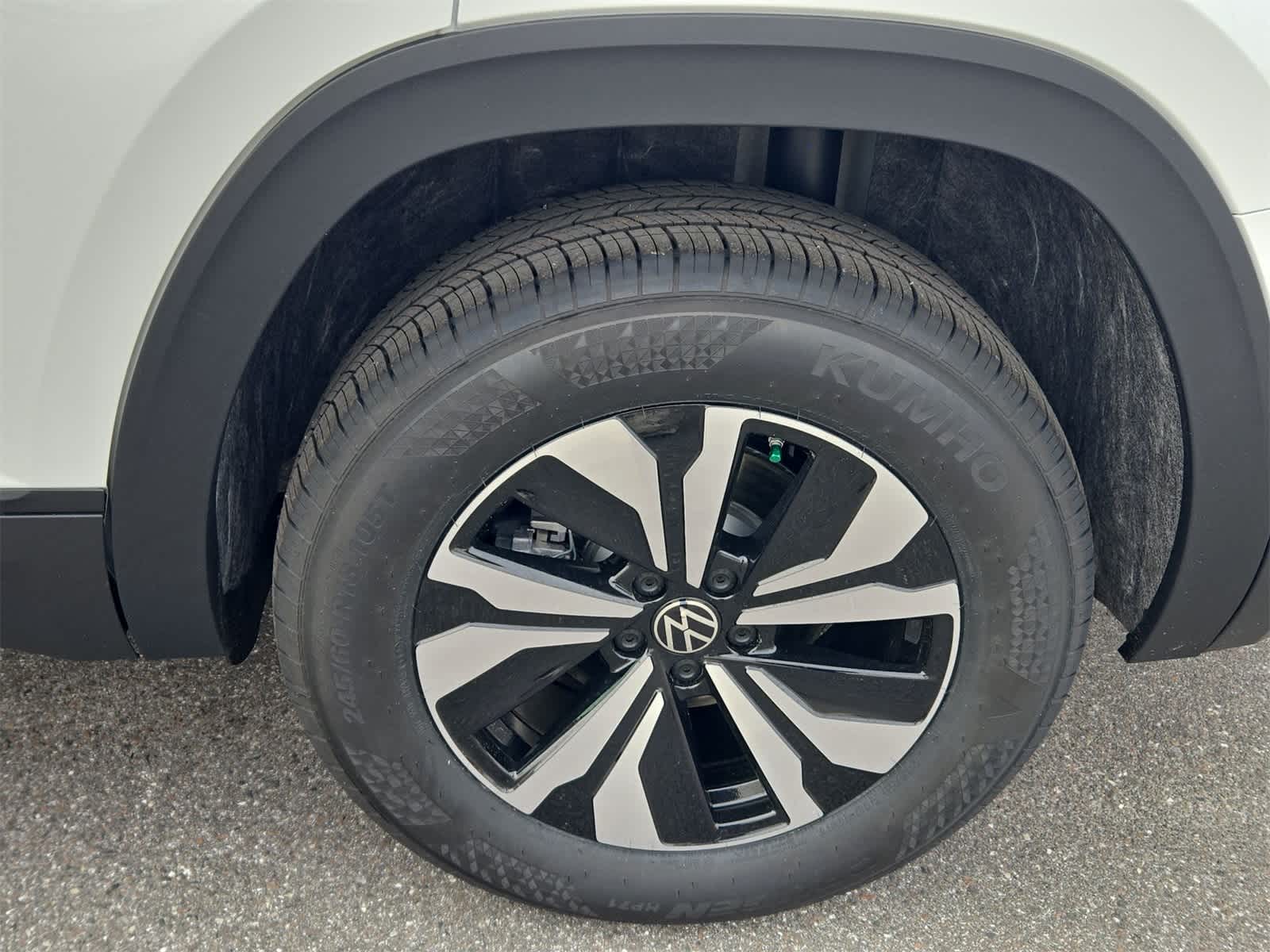 Thumbnail: 2026 Volkswagen Atlas - 14