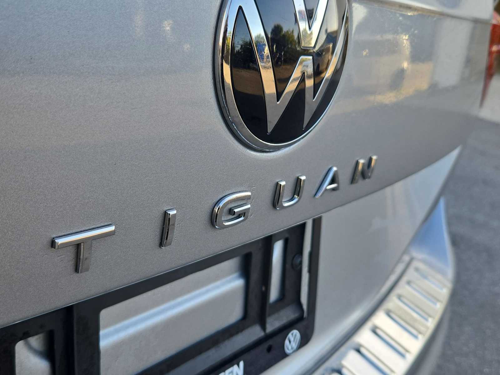 Thumbnail: 2023 Volkswagen Tiguan - 20