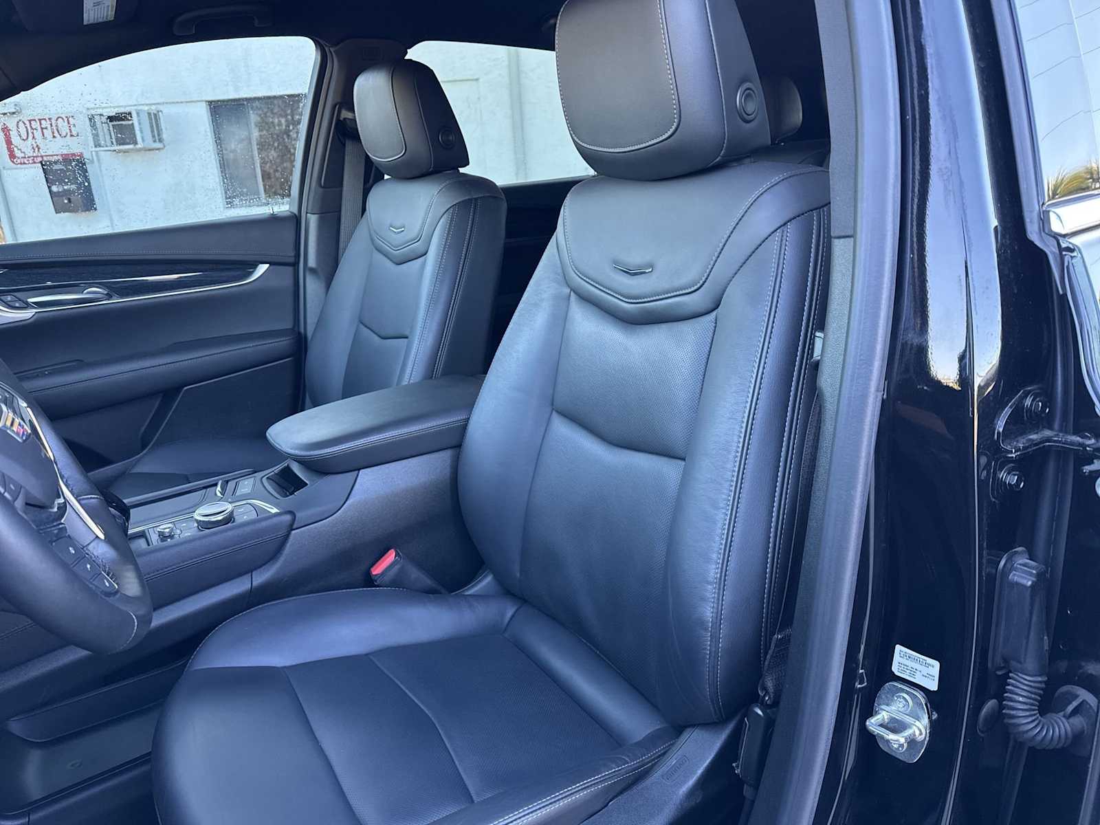 Thumbnail: 2023 Cadillac XT5 - 15