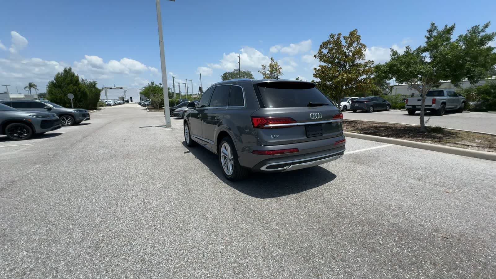 Thumbnail: 2023 Audi Q7 - 5