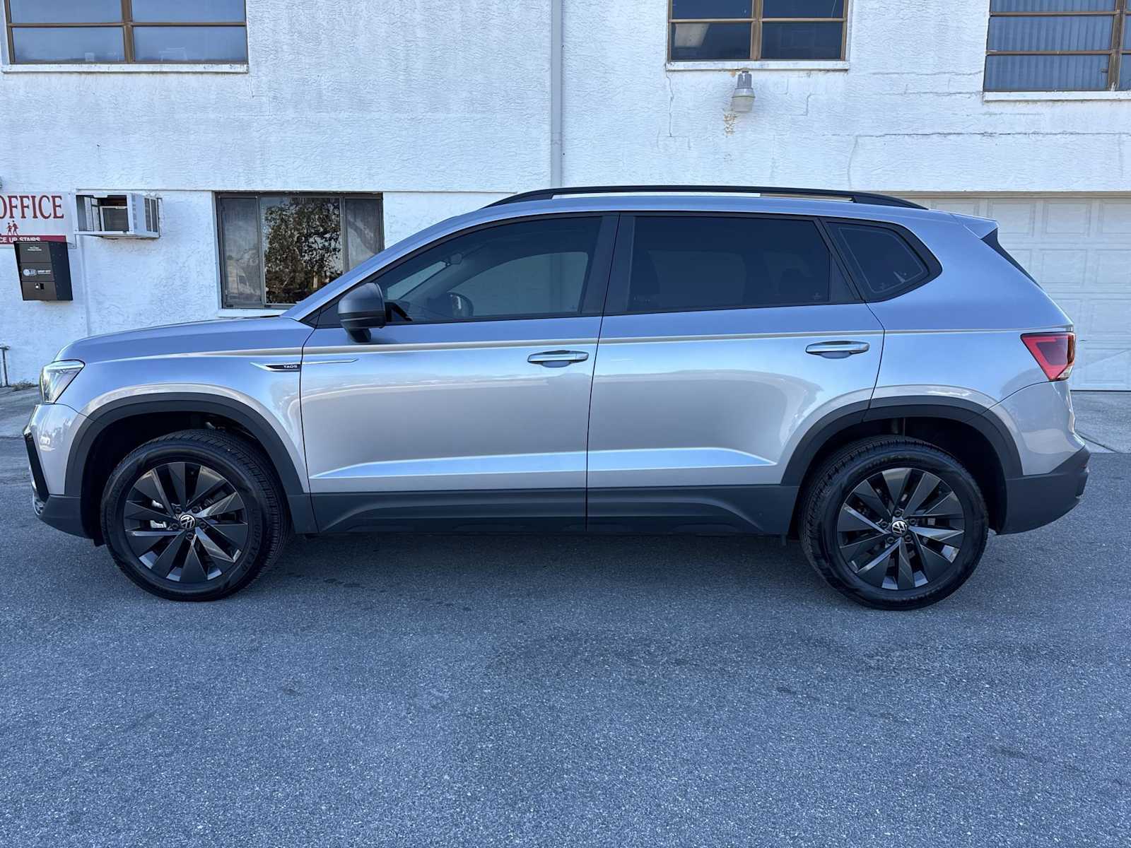 Thumbnail: 2024 Volkswagen Taos - 11