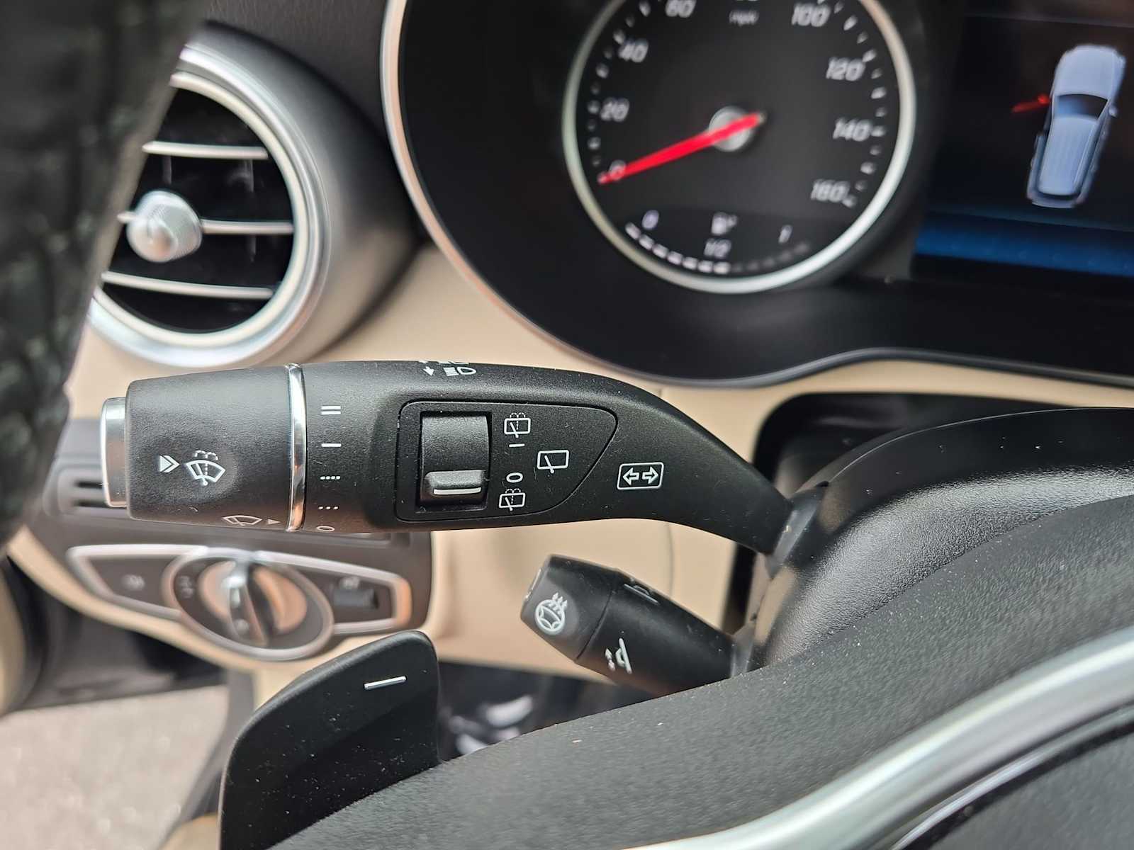 Thumbnail: 2022 Mercedes-Benz GLC - 24