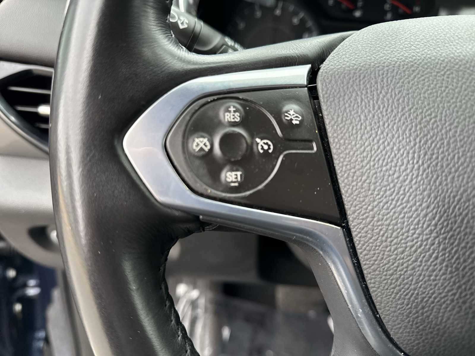 Thumbnail: 2022 Chevrolet Traverse - 23