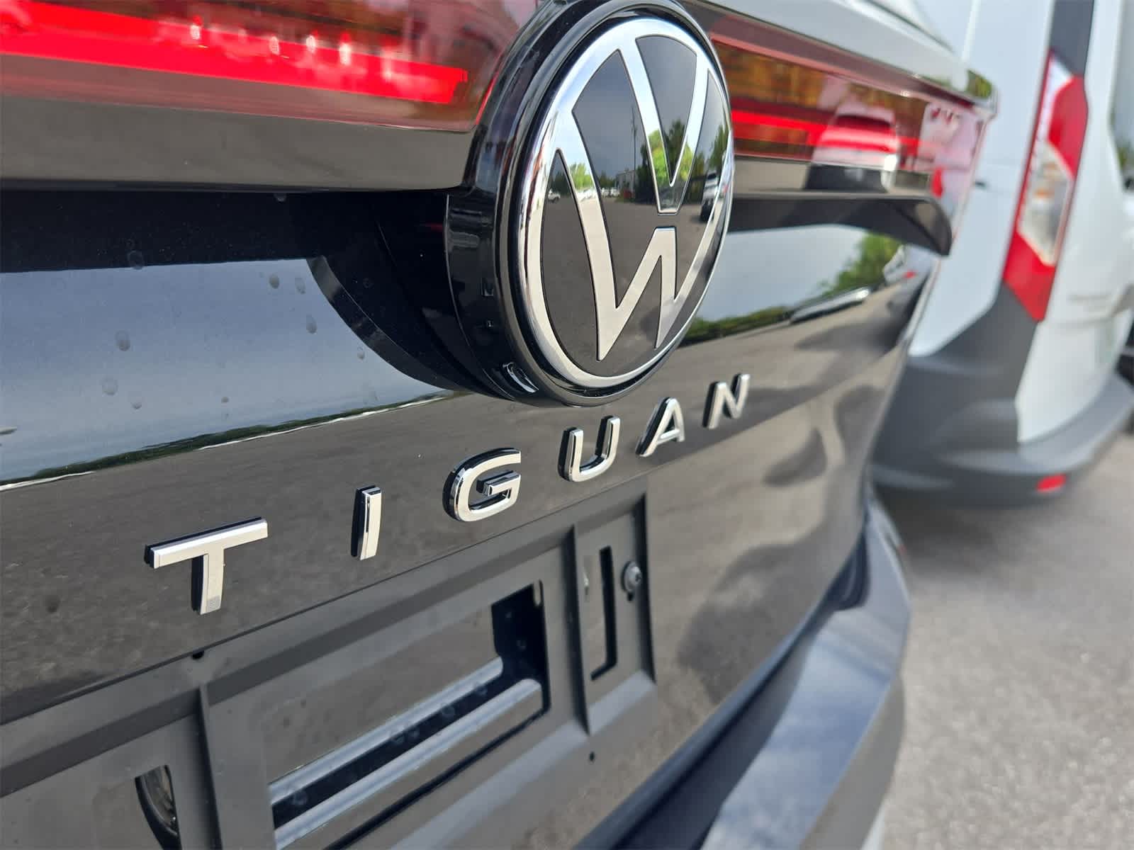 Thumbnail: 2025 Volkswagen Tiguan - 13