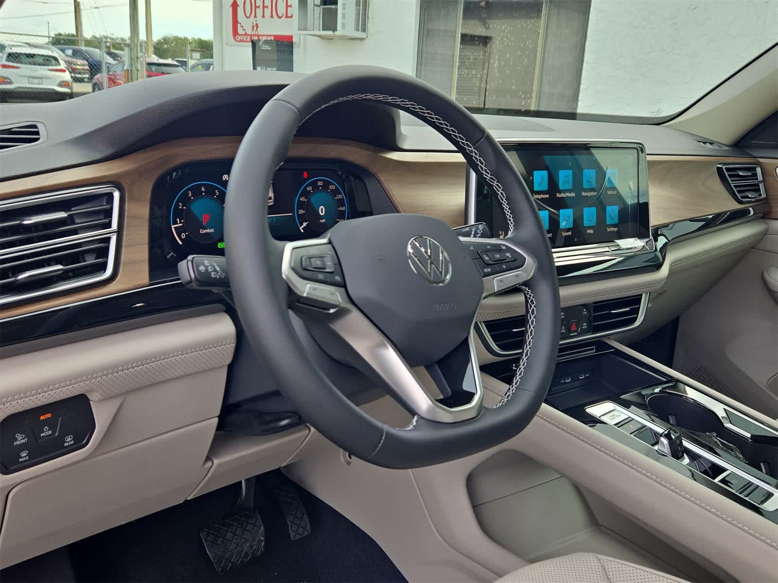 Thumbnail: 2026 Volkswagen Atlas - 10