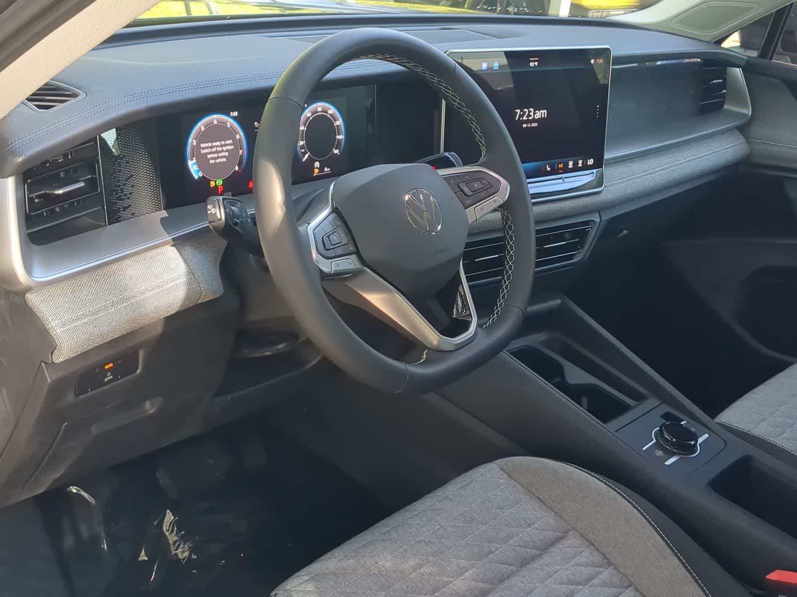 Thumbnail: 2025 Volkswagen Tiguan - 10