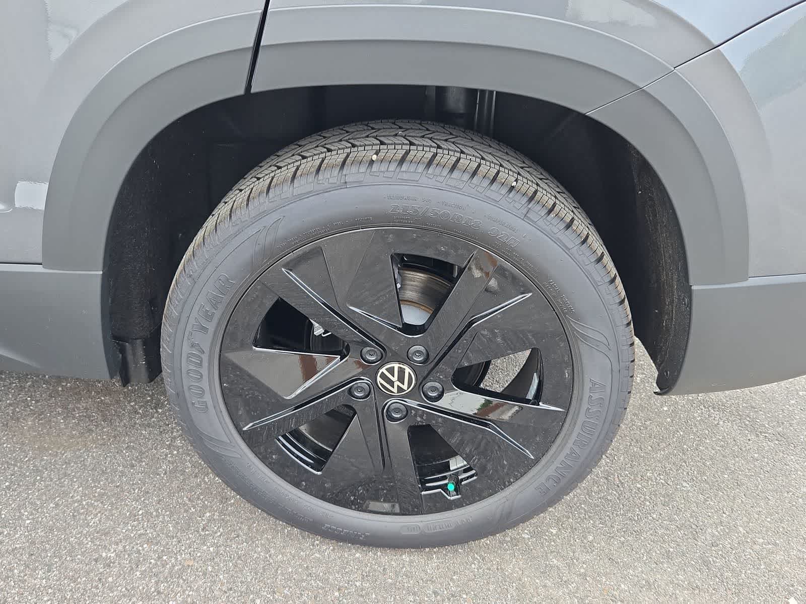 Thumbnail: 2025 Volkswagen Taos - 14