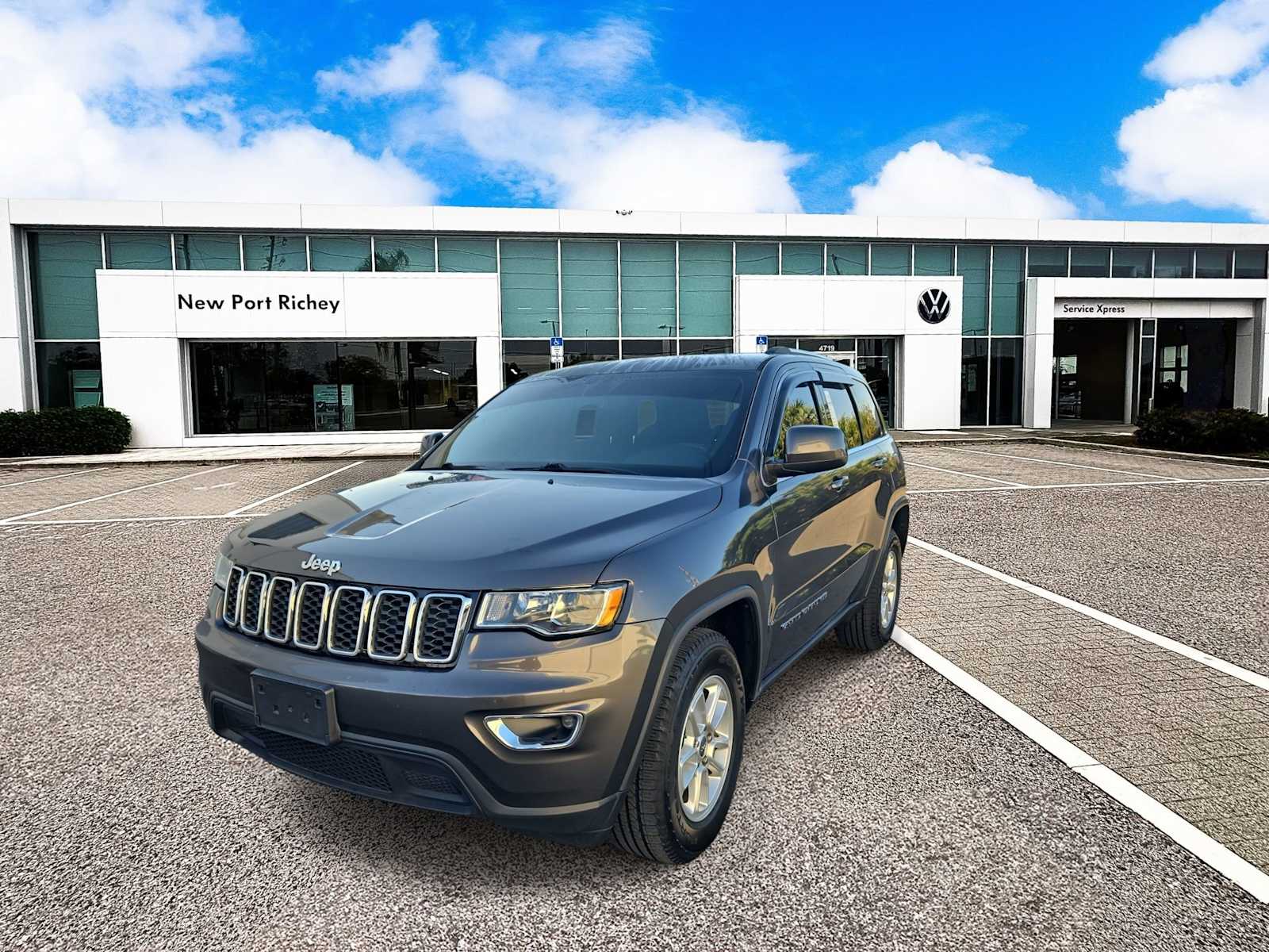 Thumbnail: 2019 Jeep Grand Cherokee - 4