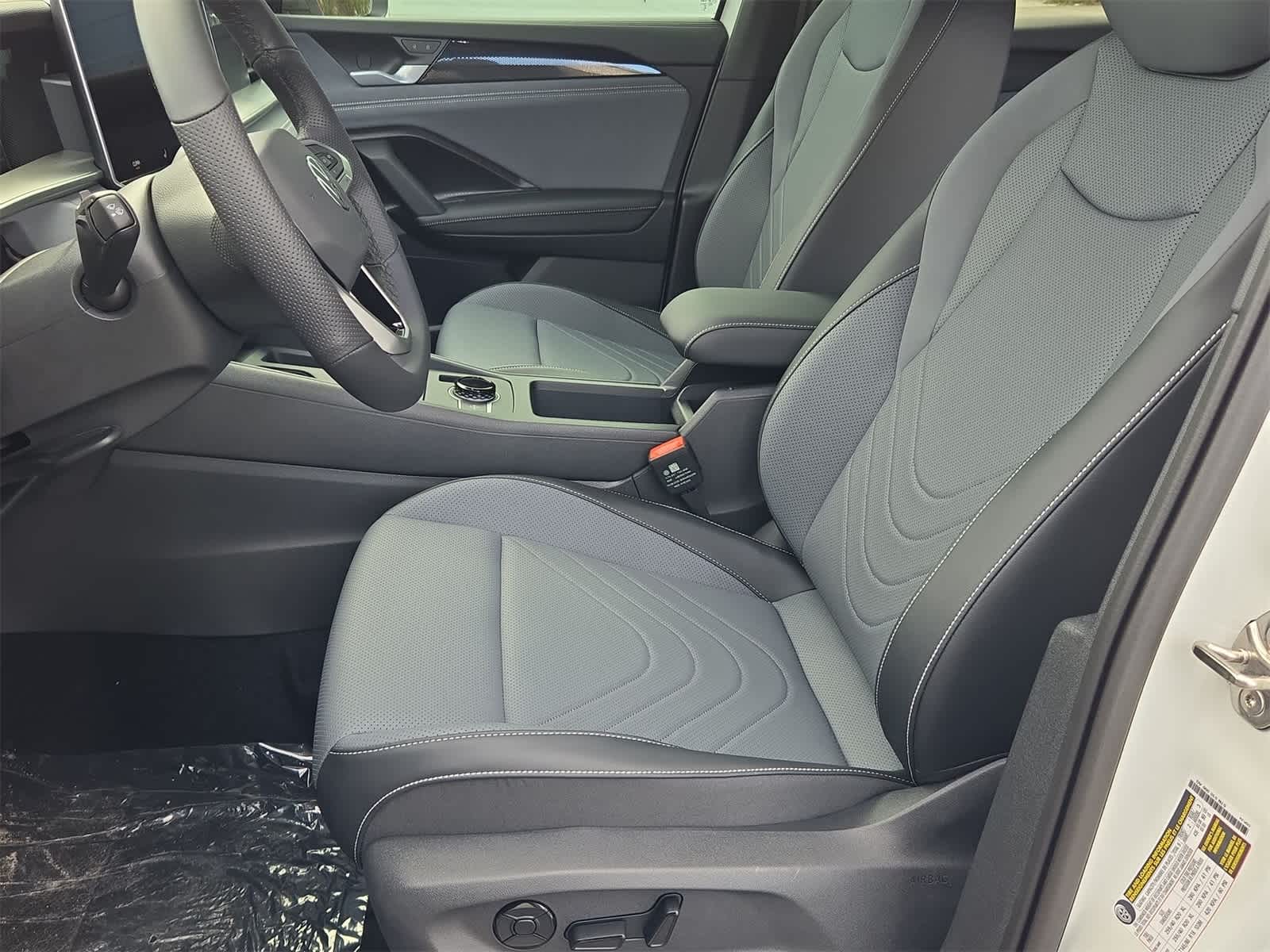 Thumbnail: 2025 Volkswagen Tiguan - 17