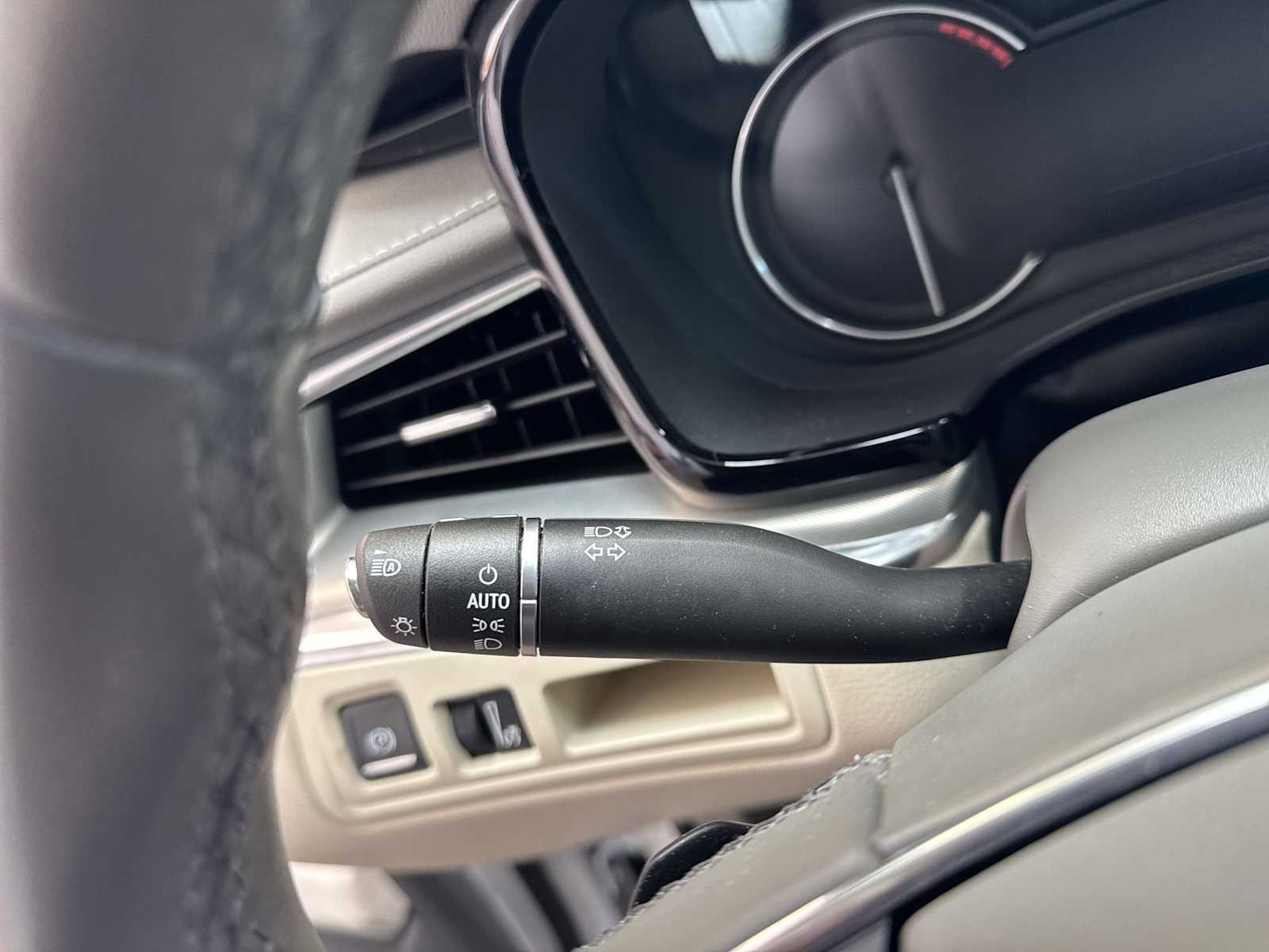 Thumbnail: 2021 Cadillac XT5 - 26