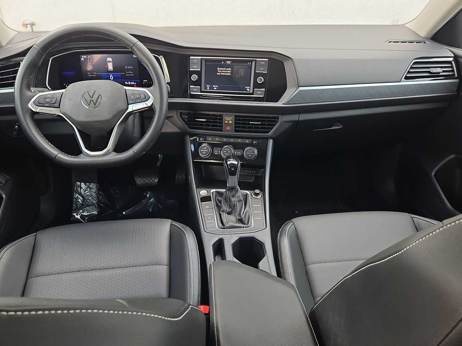 Thumbnail: 2022 Volkswagen Jetta - 16