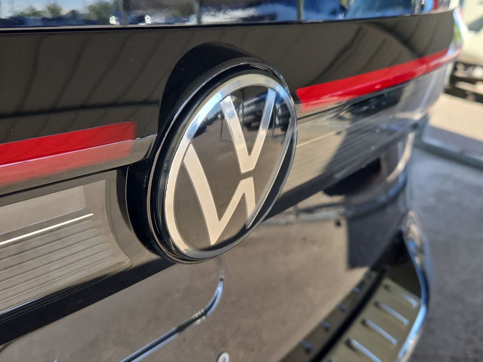 Thumbnail: 2025 Volkswagen Taos - 12