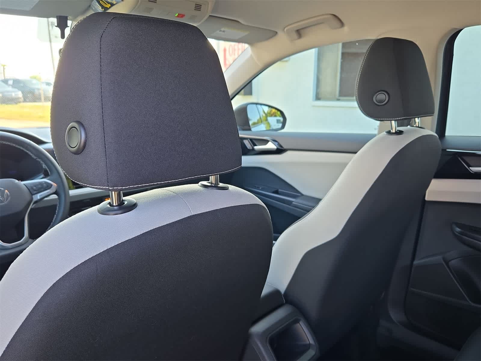 Thumbnail: 2025 Volkswagen Taos - 18