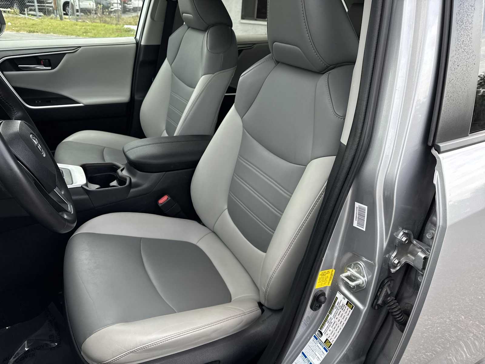 Thumbnail: 2020 Toyota RAV4 - 16