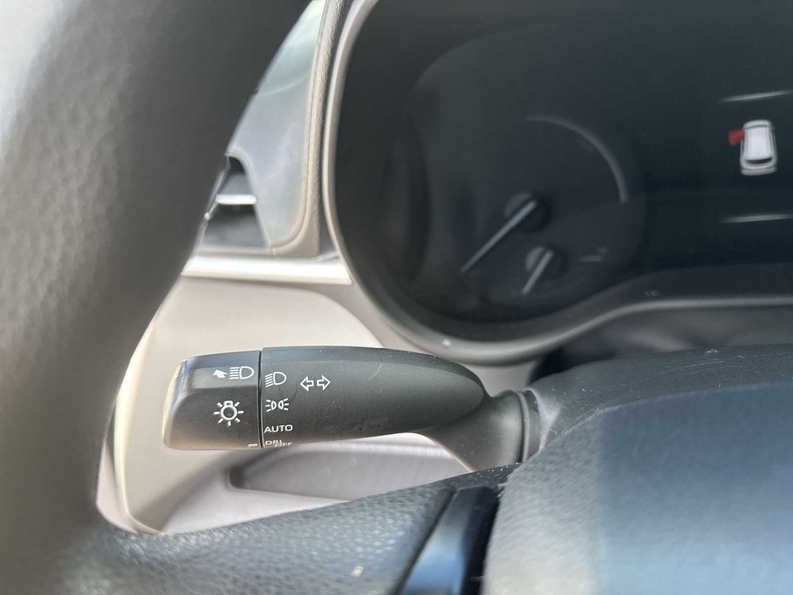 Thumbnail: 2023 Toyota Sienna - 26