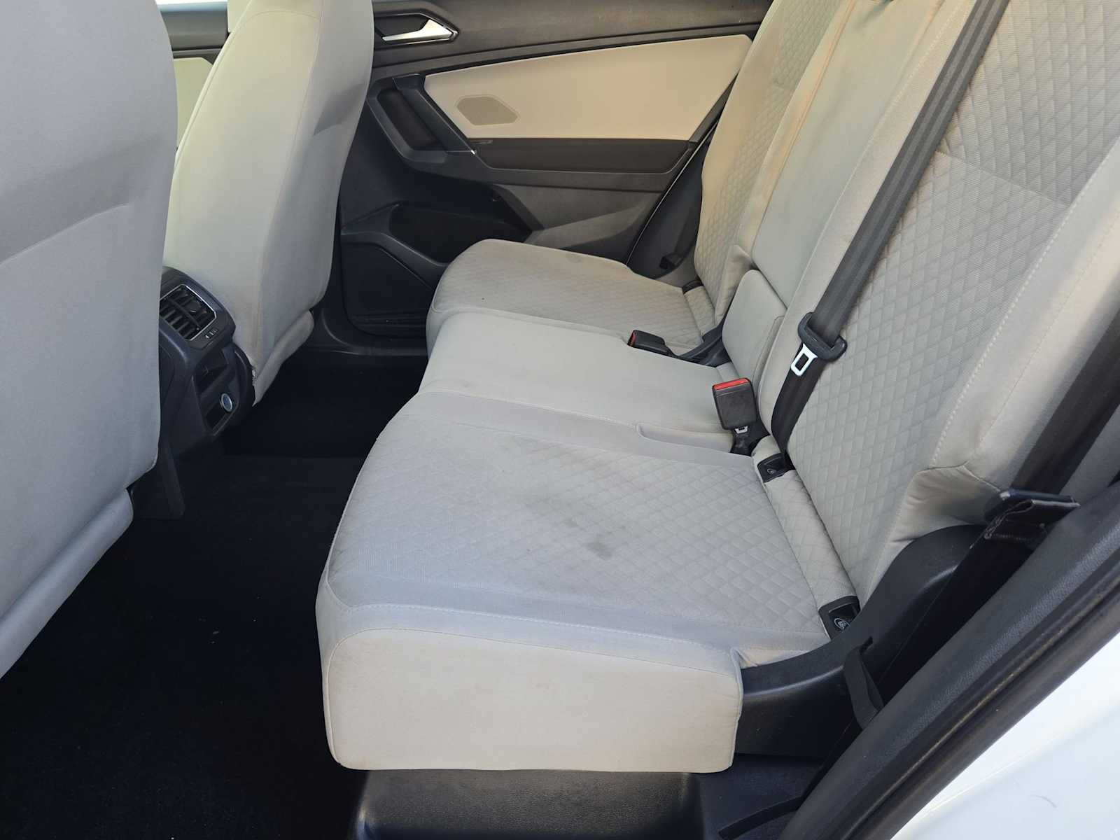 Thumbnail: 2018 Volkswagen Tiguan - 25