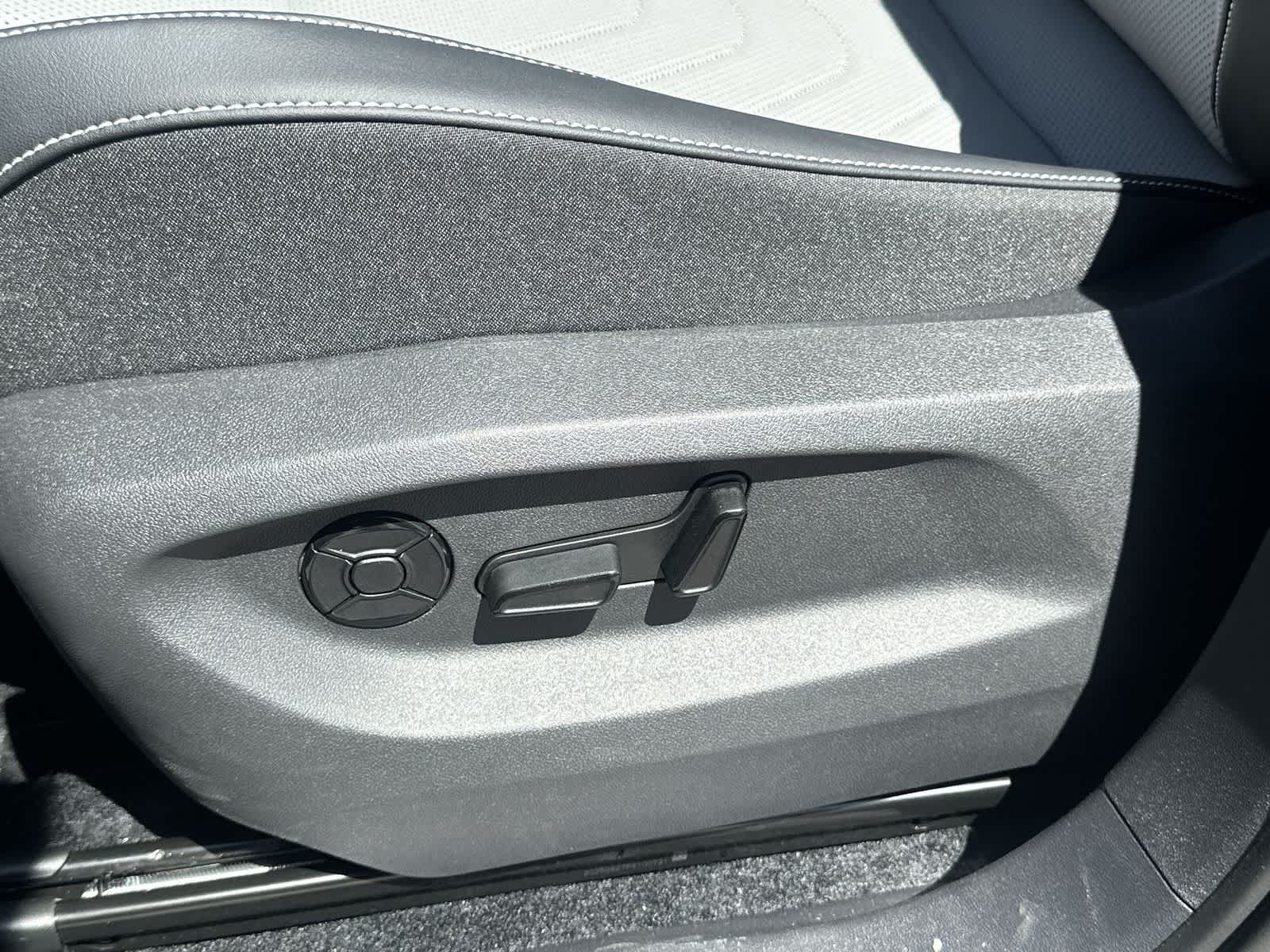 Thumbnail: 2026 Volkswagen Tiguan - 16