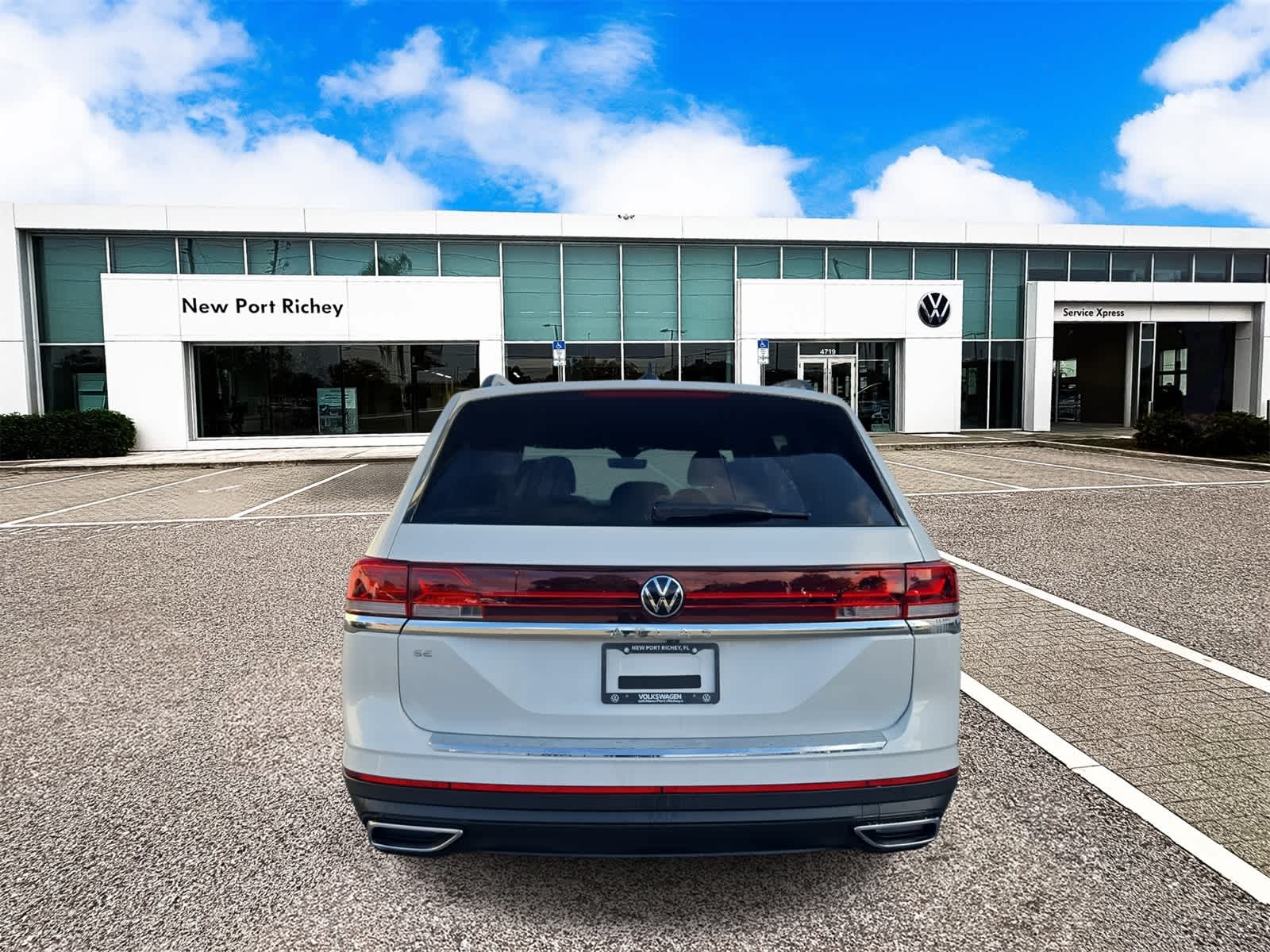 Thumbnail: 2026 Volkswagen Atlas - 7