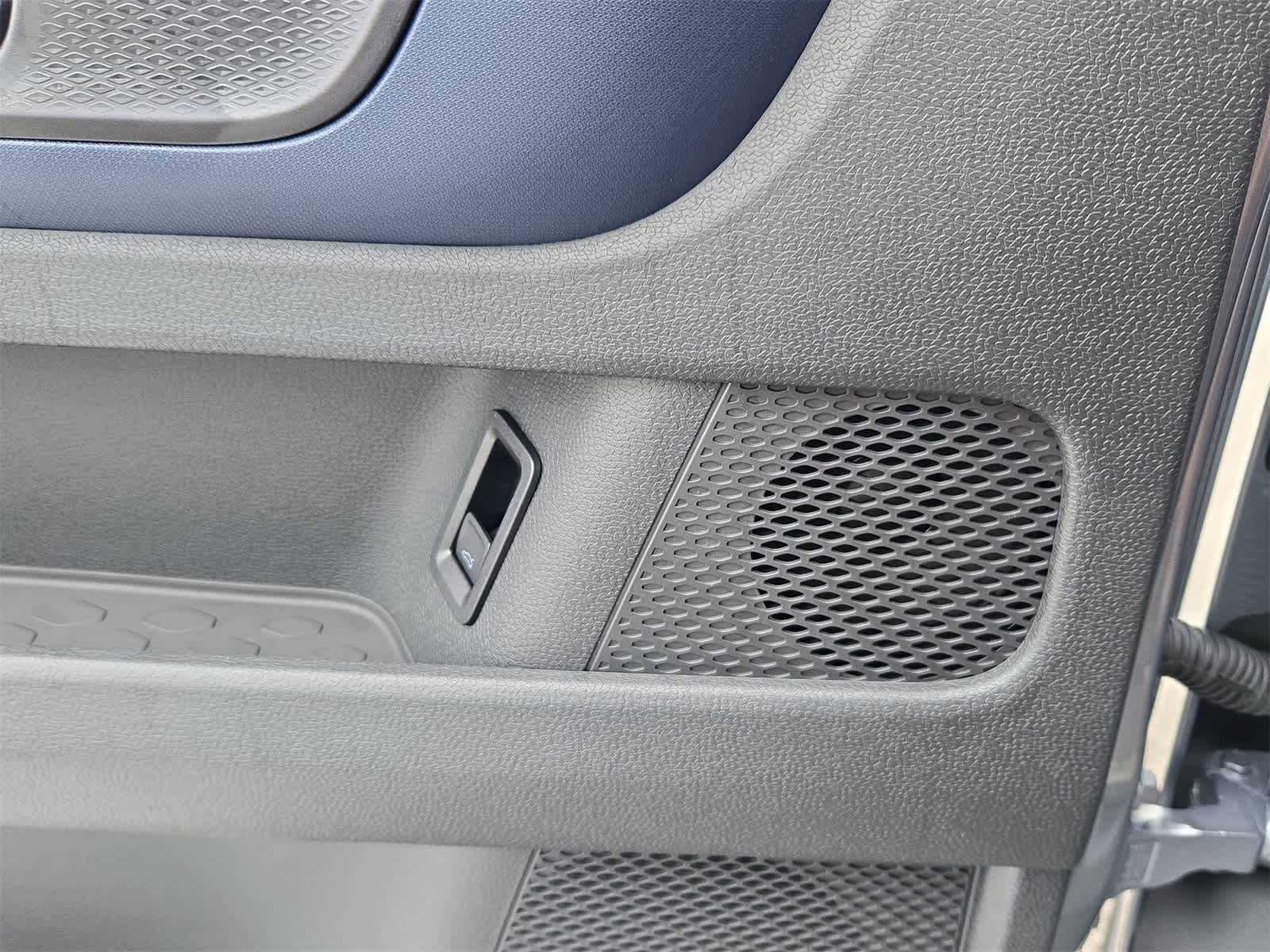 Thumbnail: 2025 Volkswagen ID.Buzz - 30