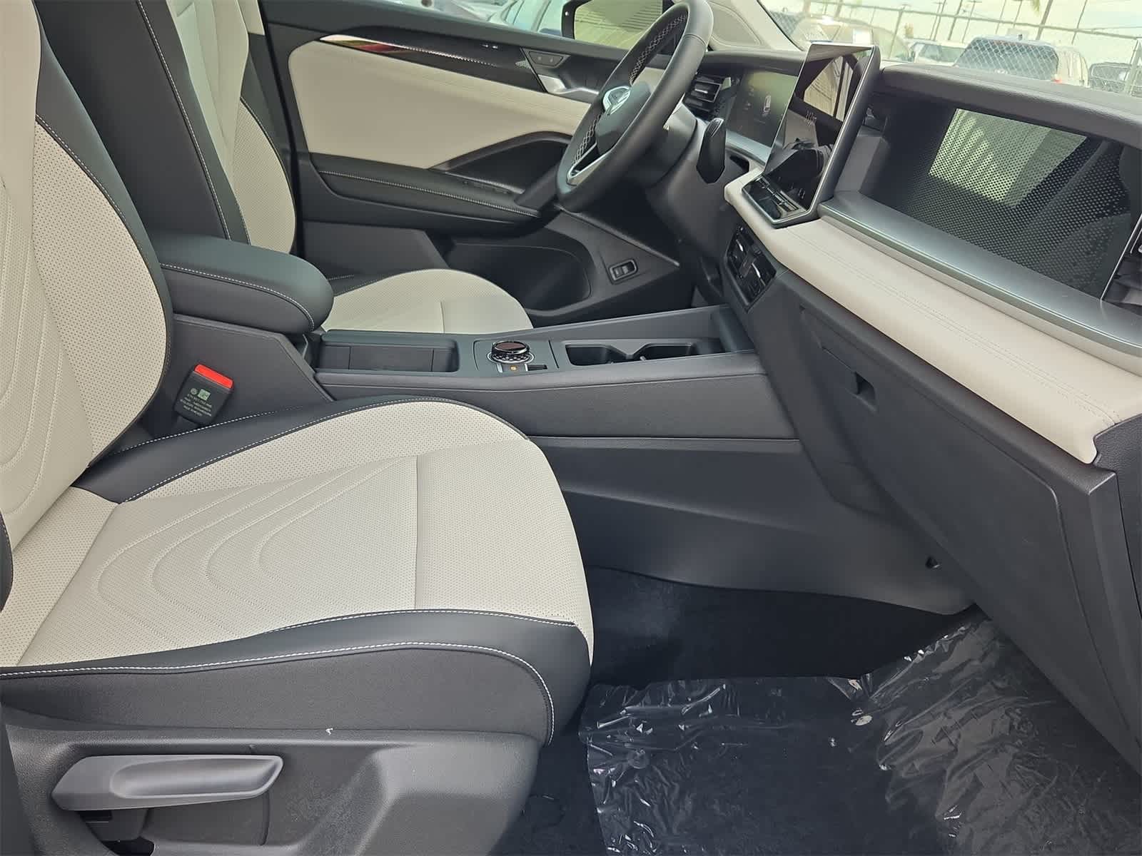 Thumbnail: 2025 Volkswagen Tiguan - 22