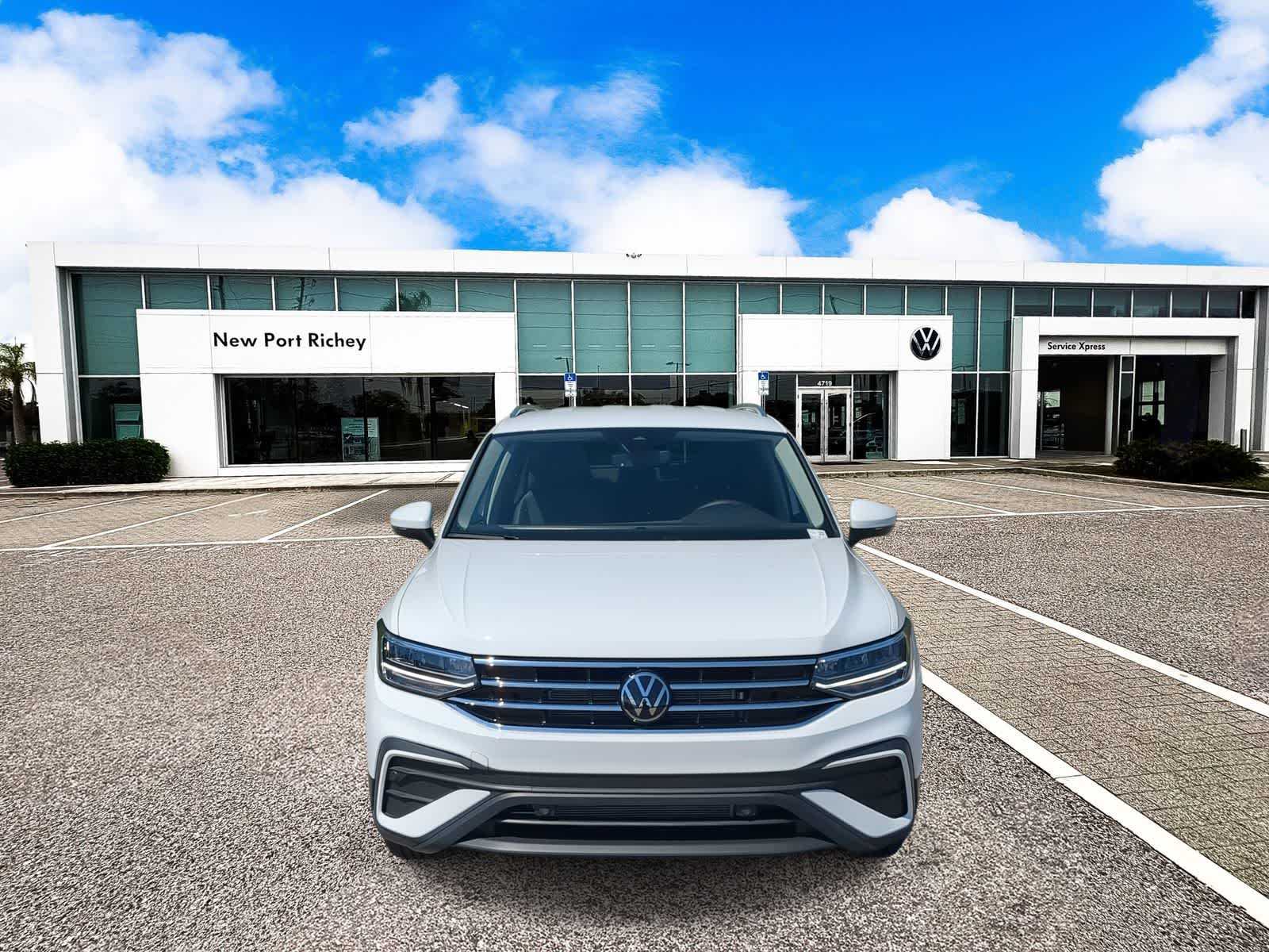 Thumbnail: 2024 Volkswagen Tiguan - 2