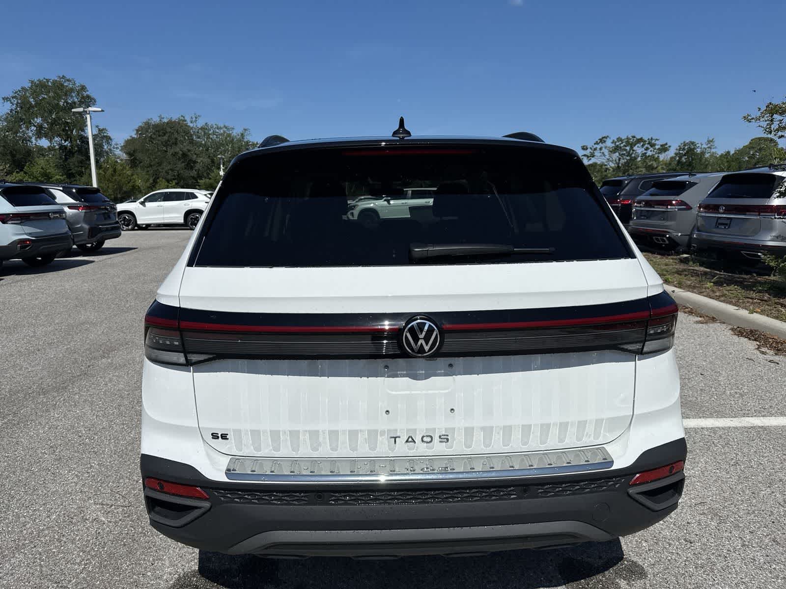 Thumbnail: 2026 Volkswagen Taos - 4