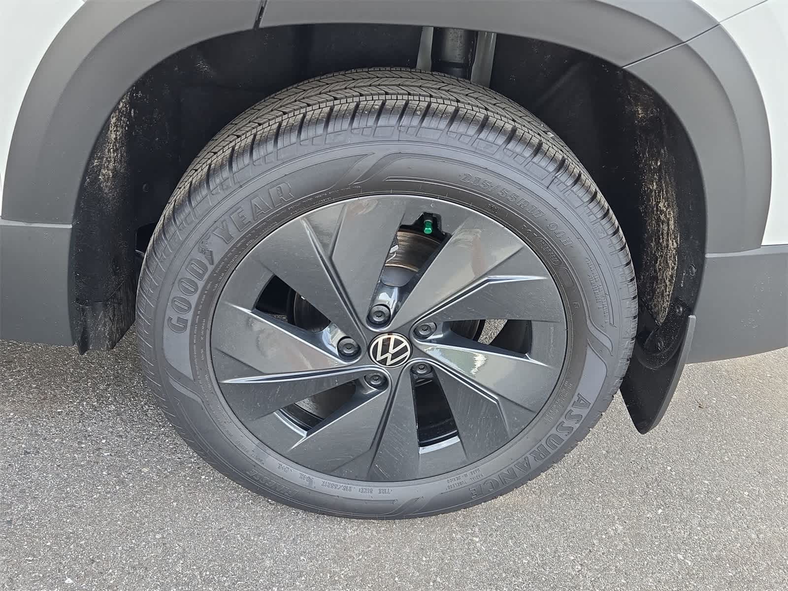 Thumbnail: 2025 Volkswagen Taos - 14