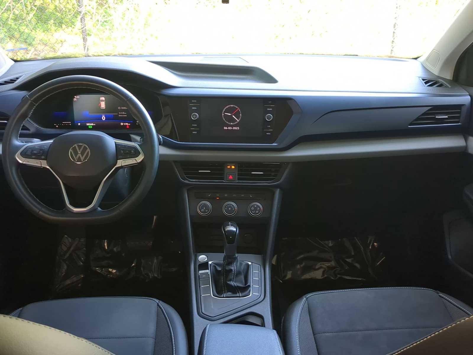 2022 Volkswagen Taos SE 15