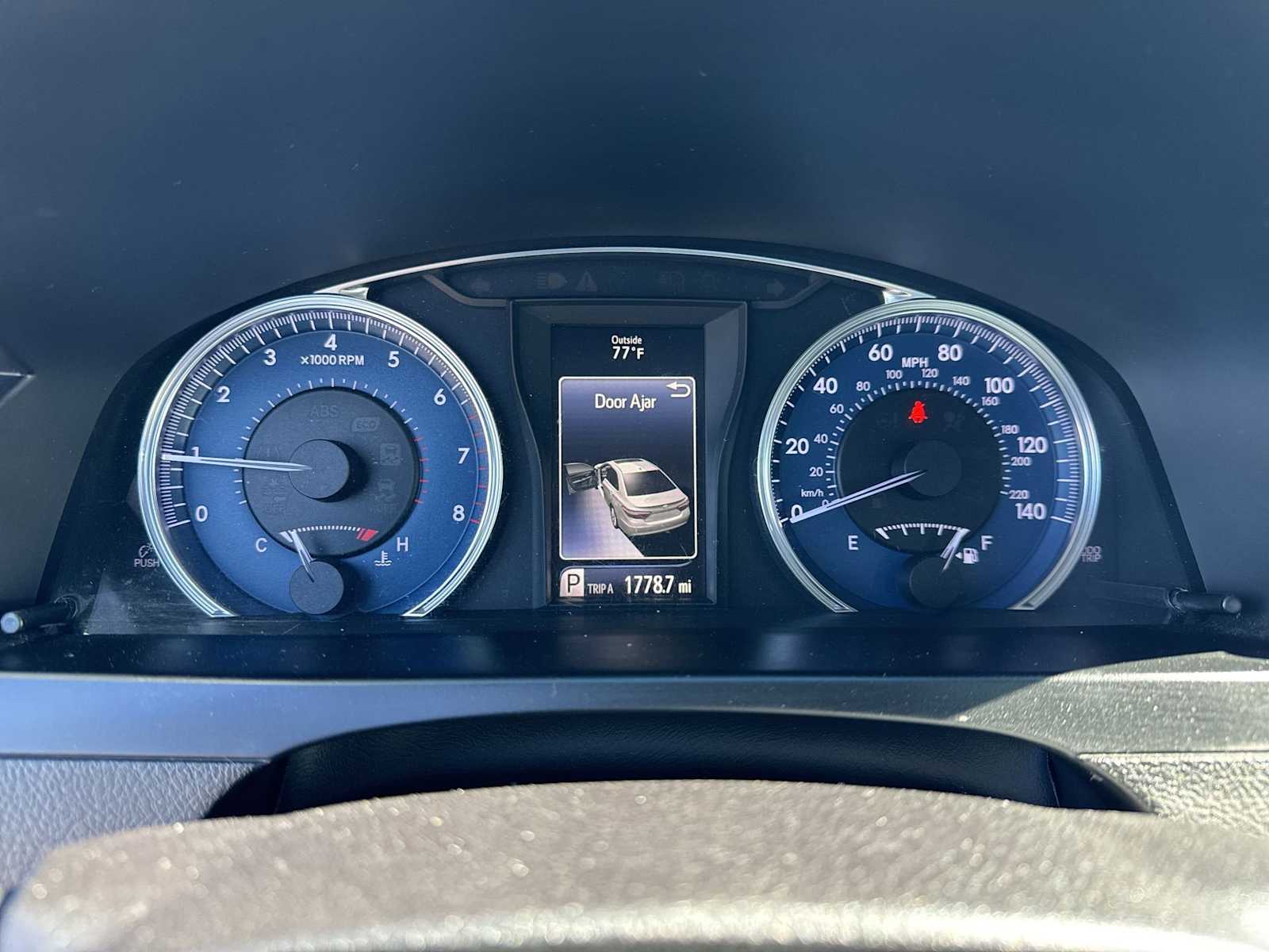 Thumbnail: 2015 Toyota Camry - 26