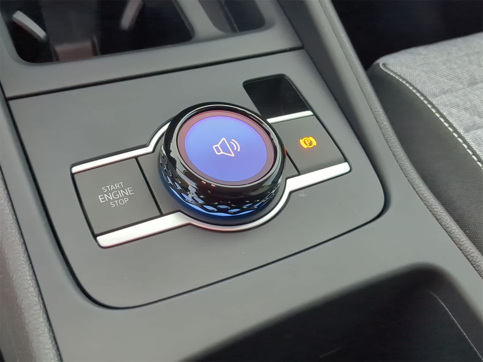 Thumbnail: 2025 Volkswagen Tiguan - 36