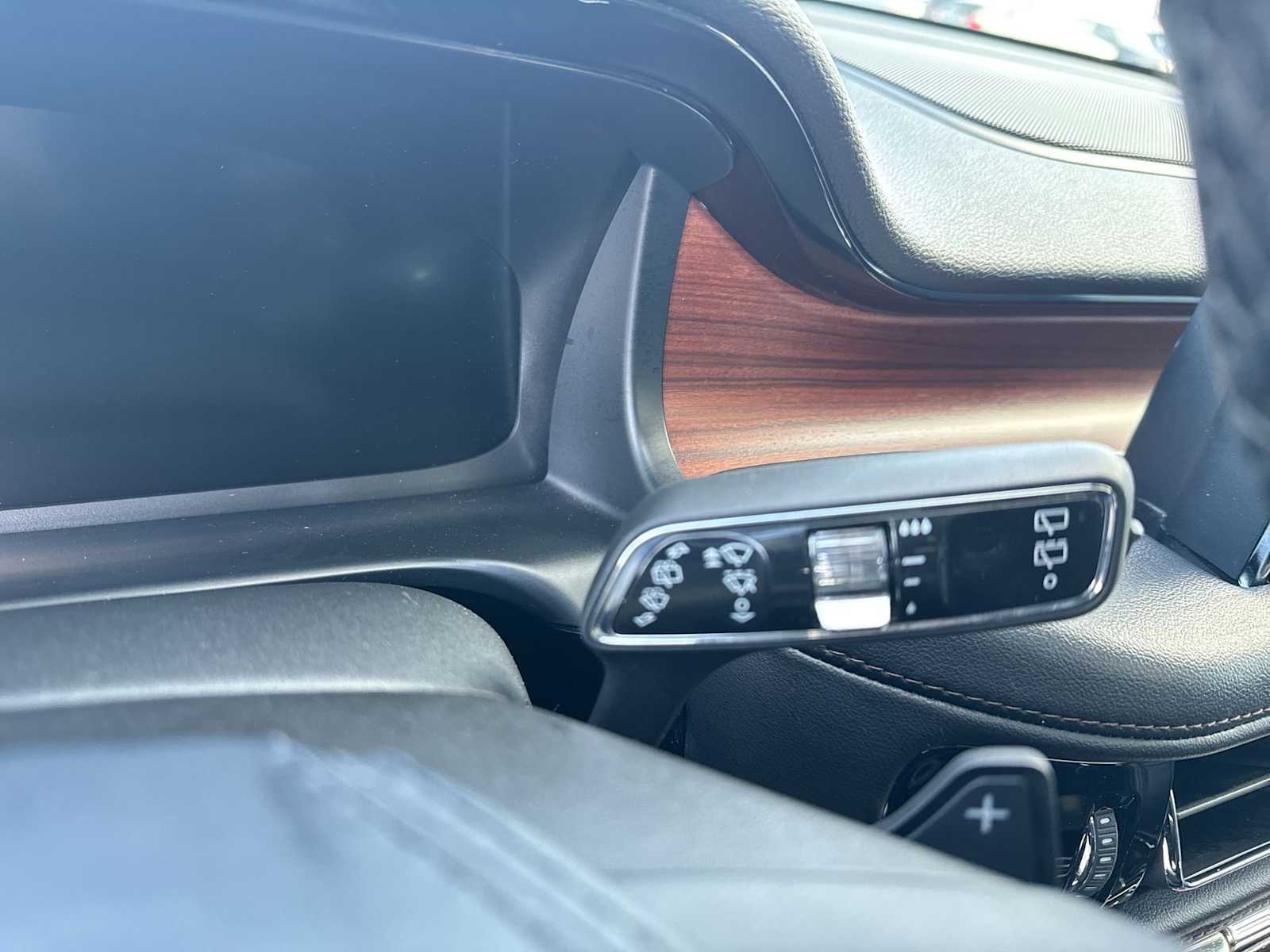 Thumbnail: 2023 Lincoln Aviator - 24