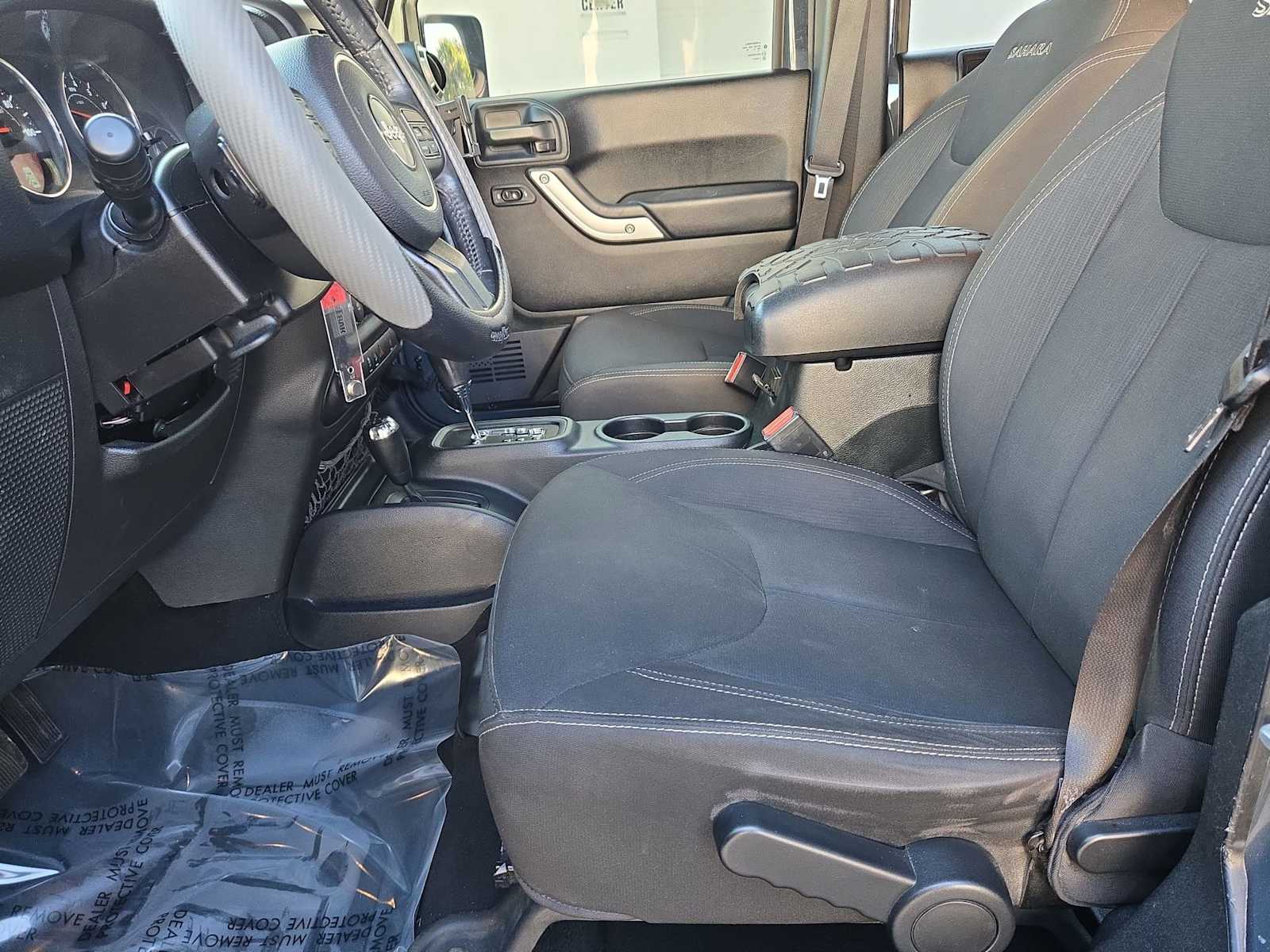 Thumbnail: 2016 Jeep Wrangler - 16