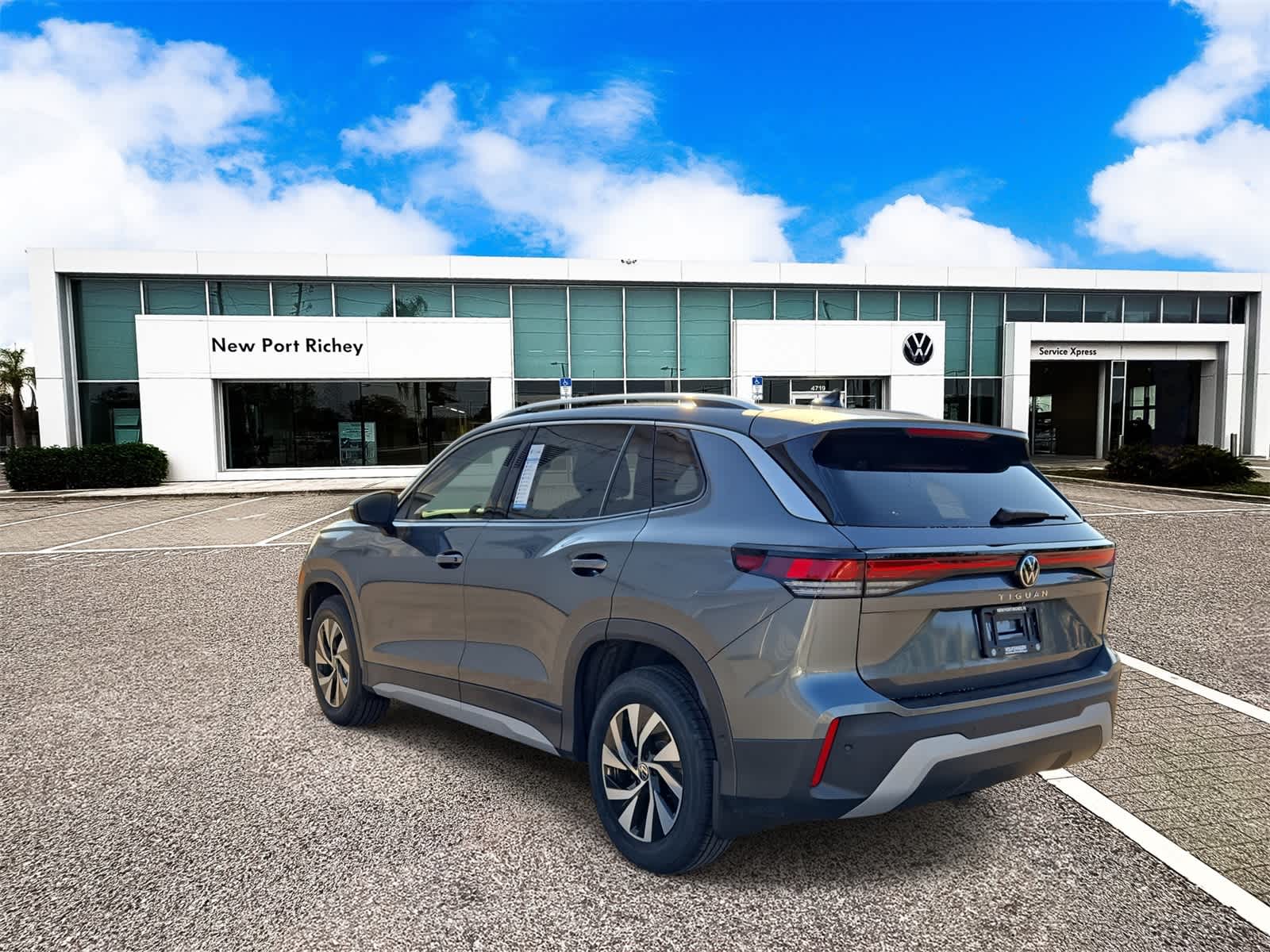 Thumbnail: 2025 Volkswagen Tiguan - 6