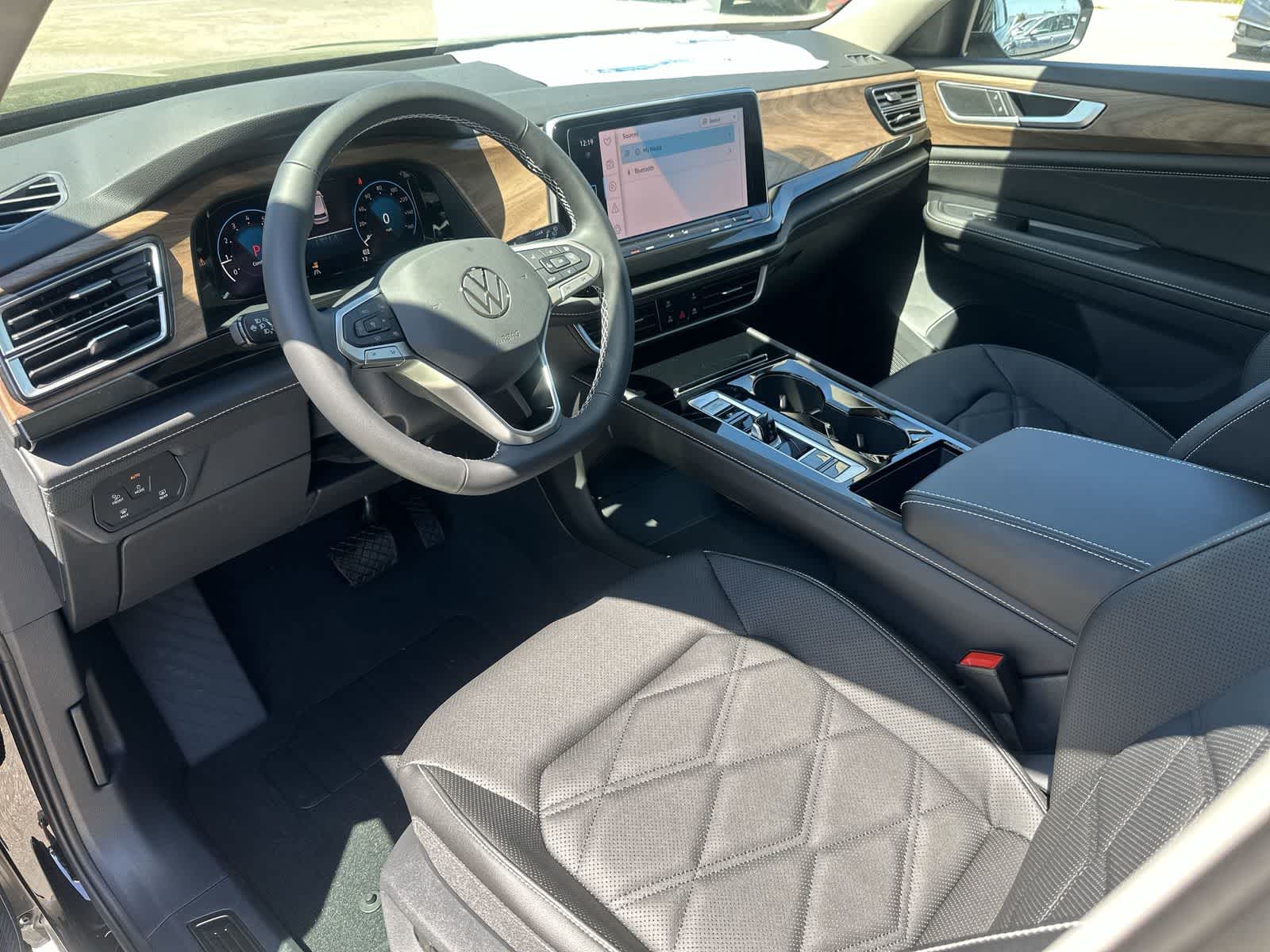 Thumbnail: 2026 Volkswagen Atlas - 2