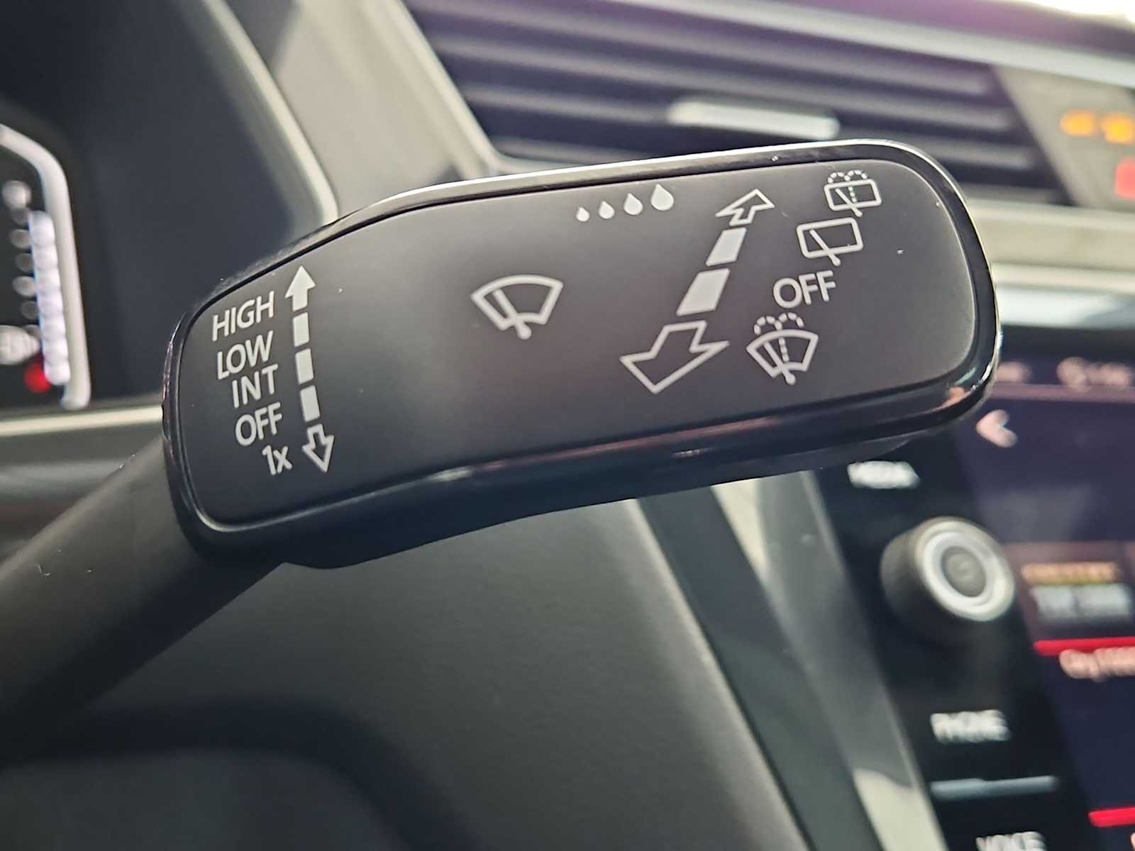 Thumbnail: 2024 Volkswagen Tiguan - 28