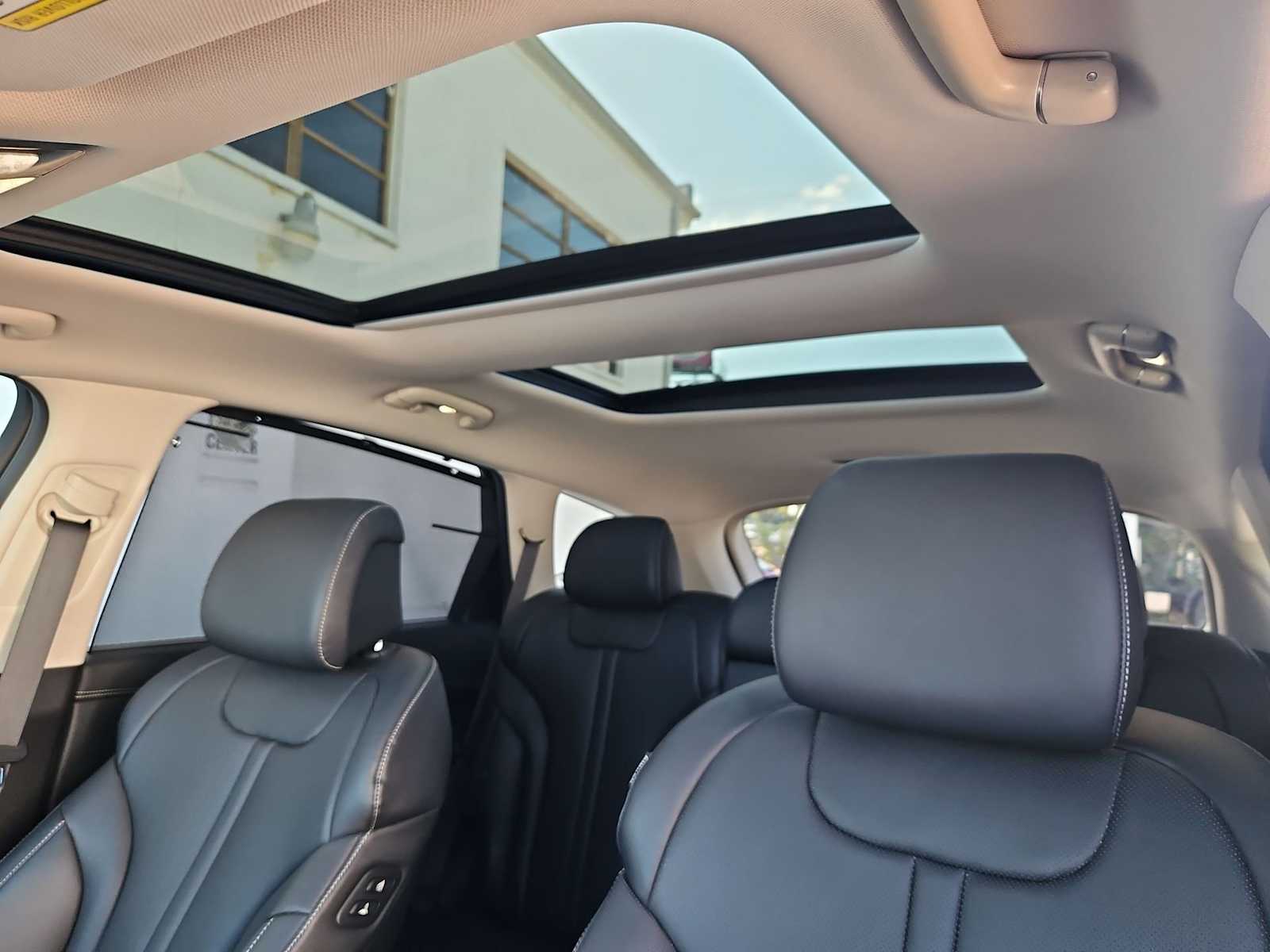 Thumbnail: 2024 Genesis GV80 - 20