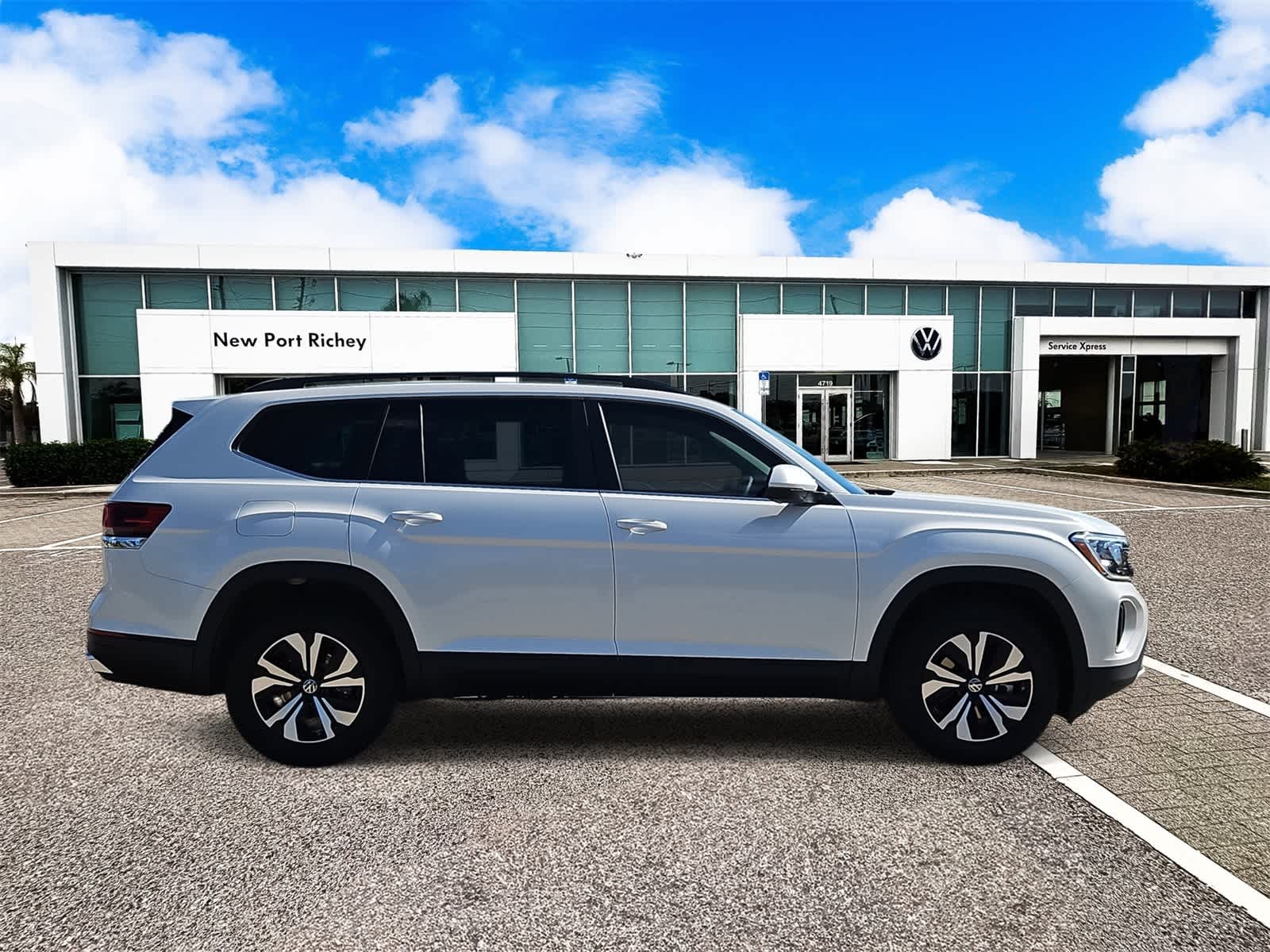 Thumbnail: 2026 Volkswagen Atlas - 9