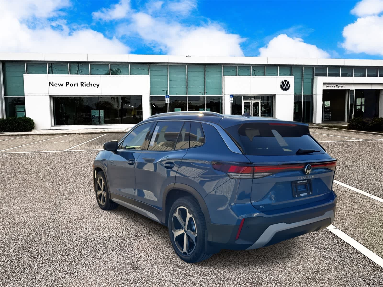 Thumbnail: 2025 Volkswagen Tiguan - 6