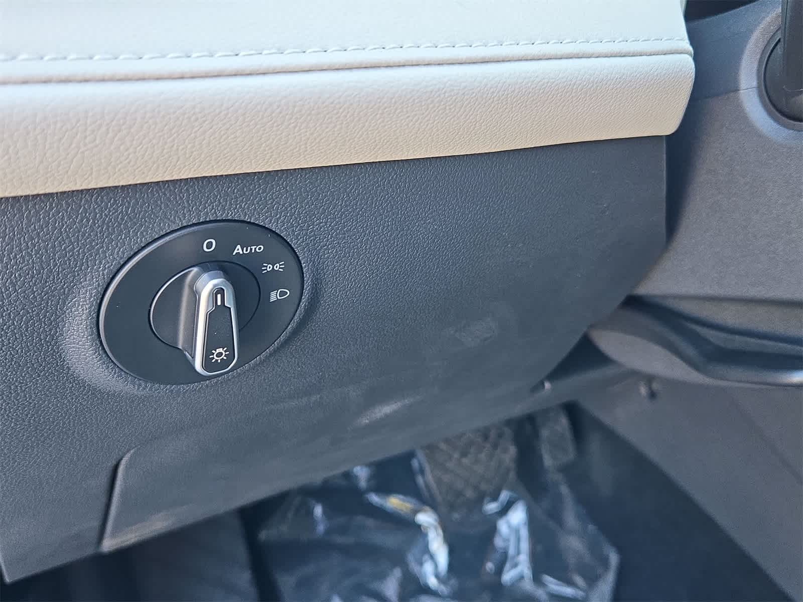 Thumbnail: 2025 Volkswagen Taos - 37