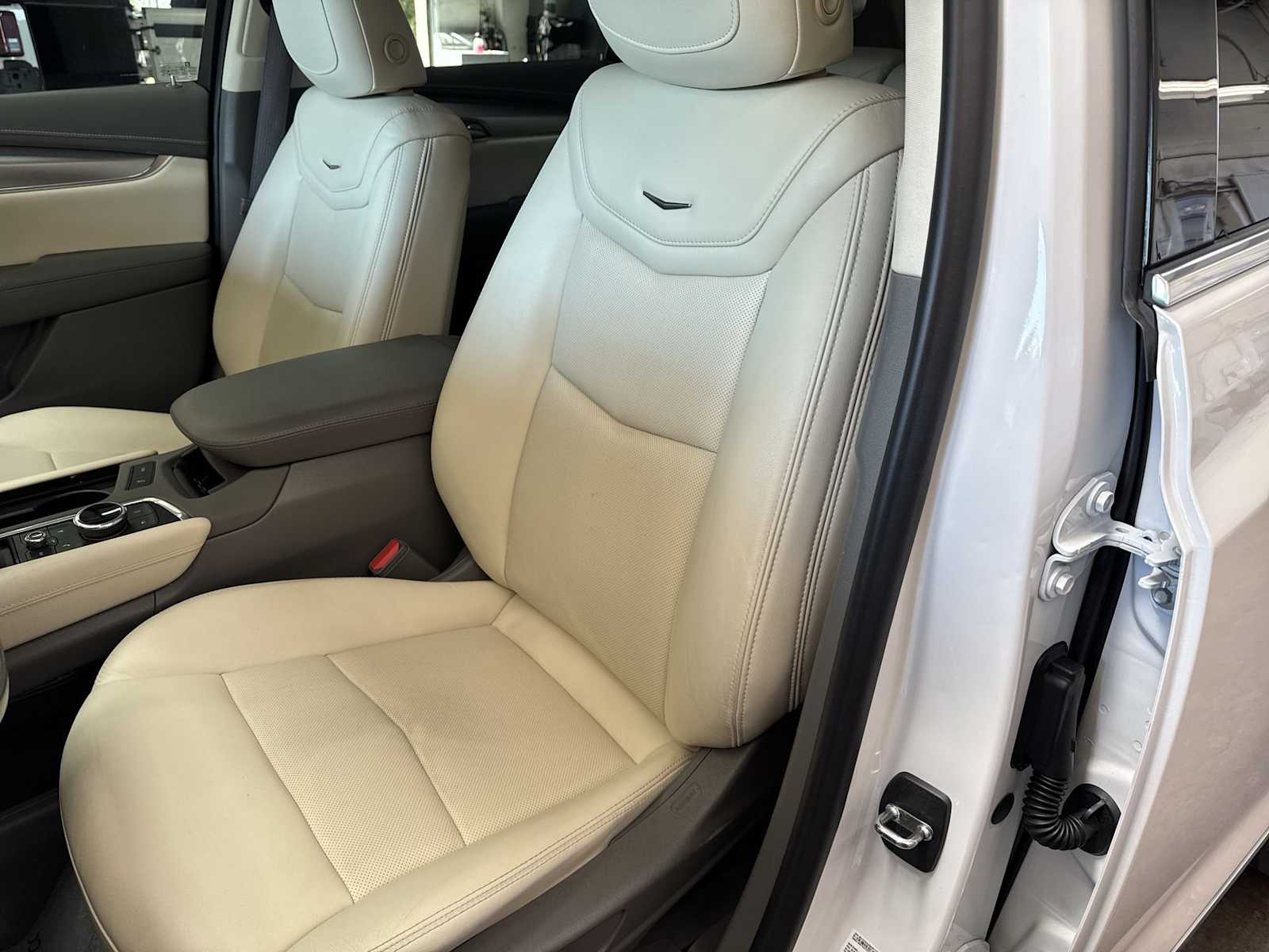 Thumbnail: 2021 Cadillac XT5 - 15