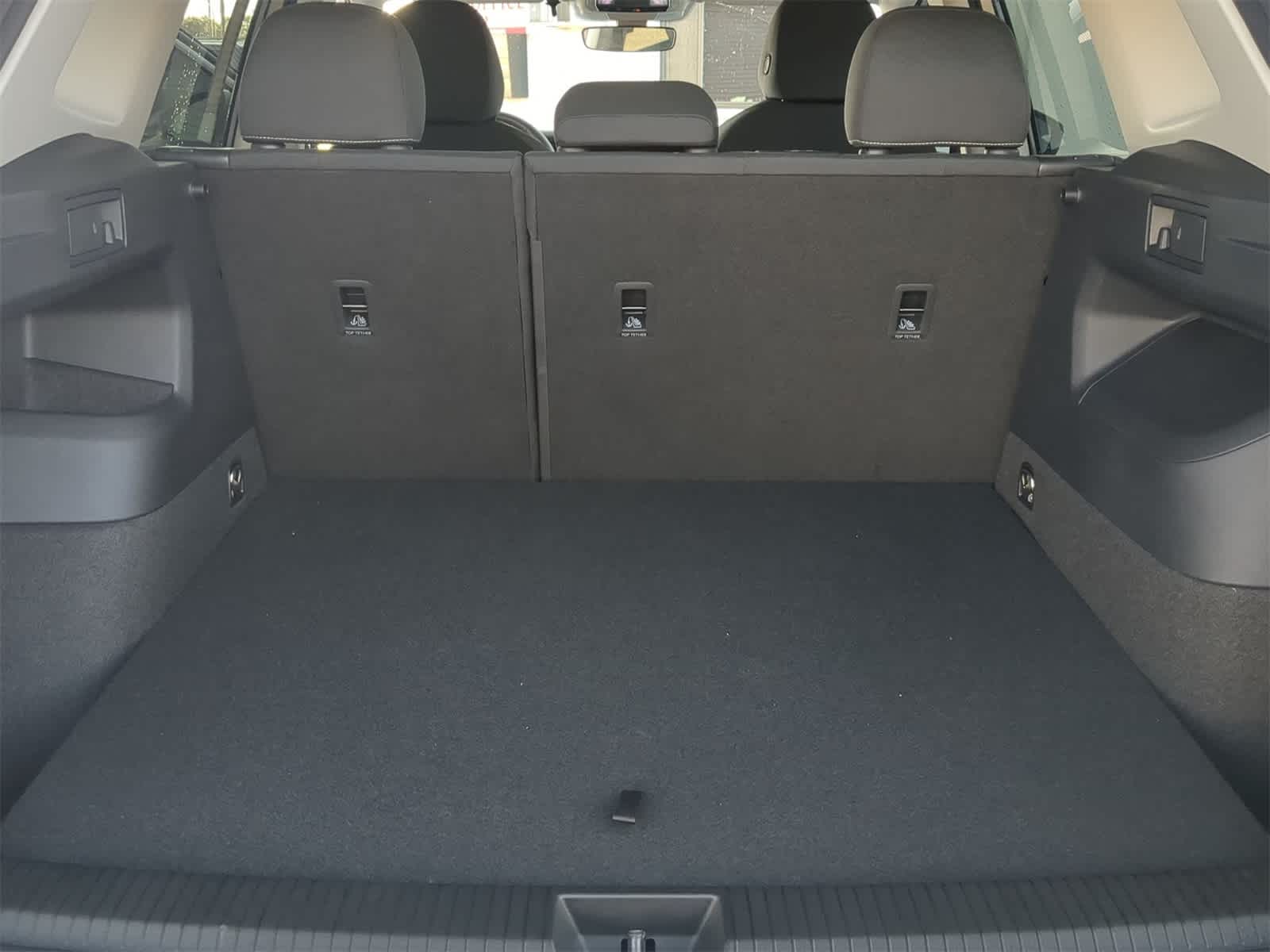 Thumbnail: 2025 Volkswagen Tiguan - 33