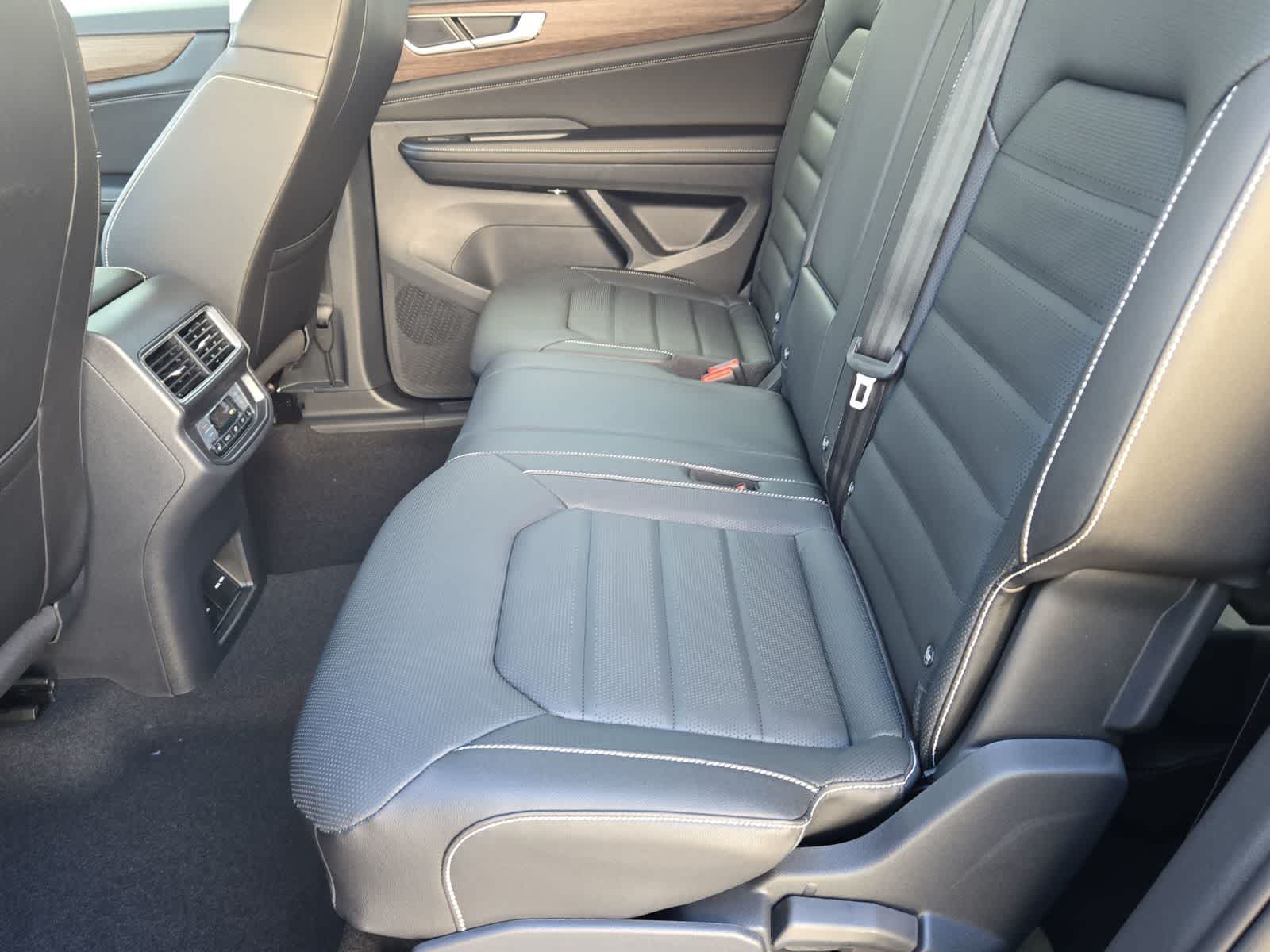 Thumbnail: 2026 Volkswagen Atlas - 24